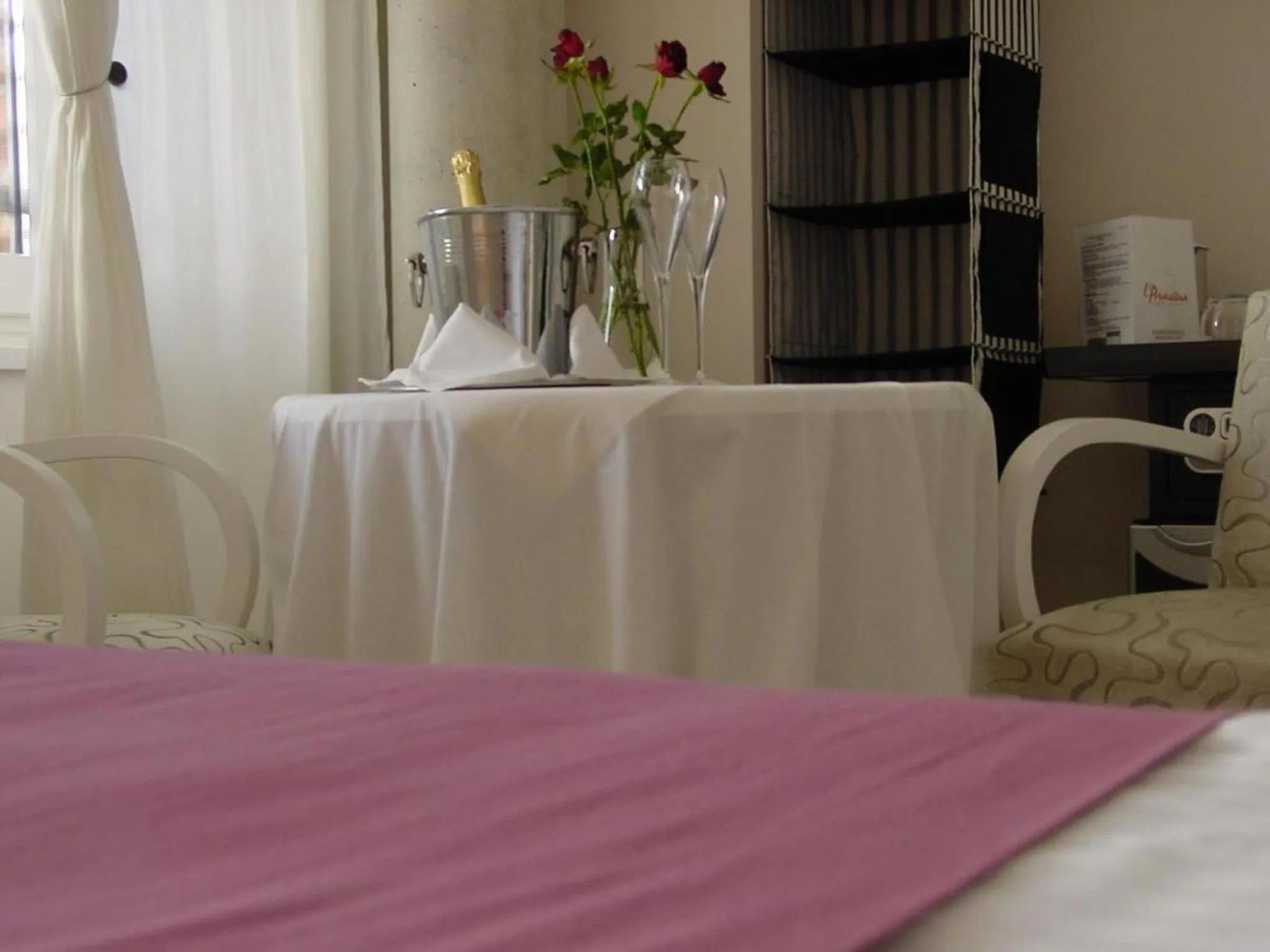 Decorative detail, Bed in L'Armateur