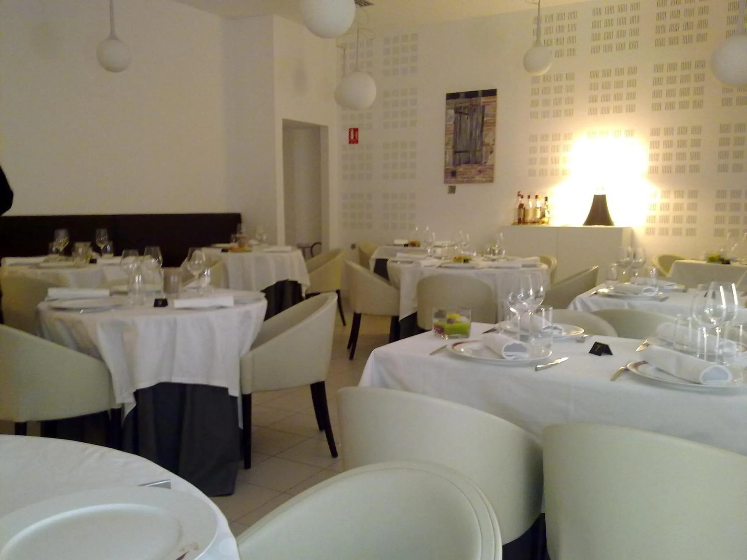 Restaurant/places to eat in L'Armateur