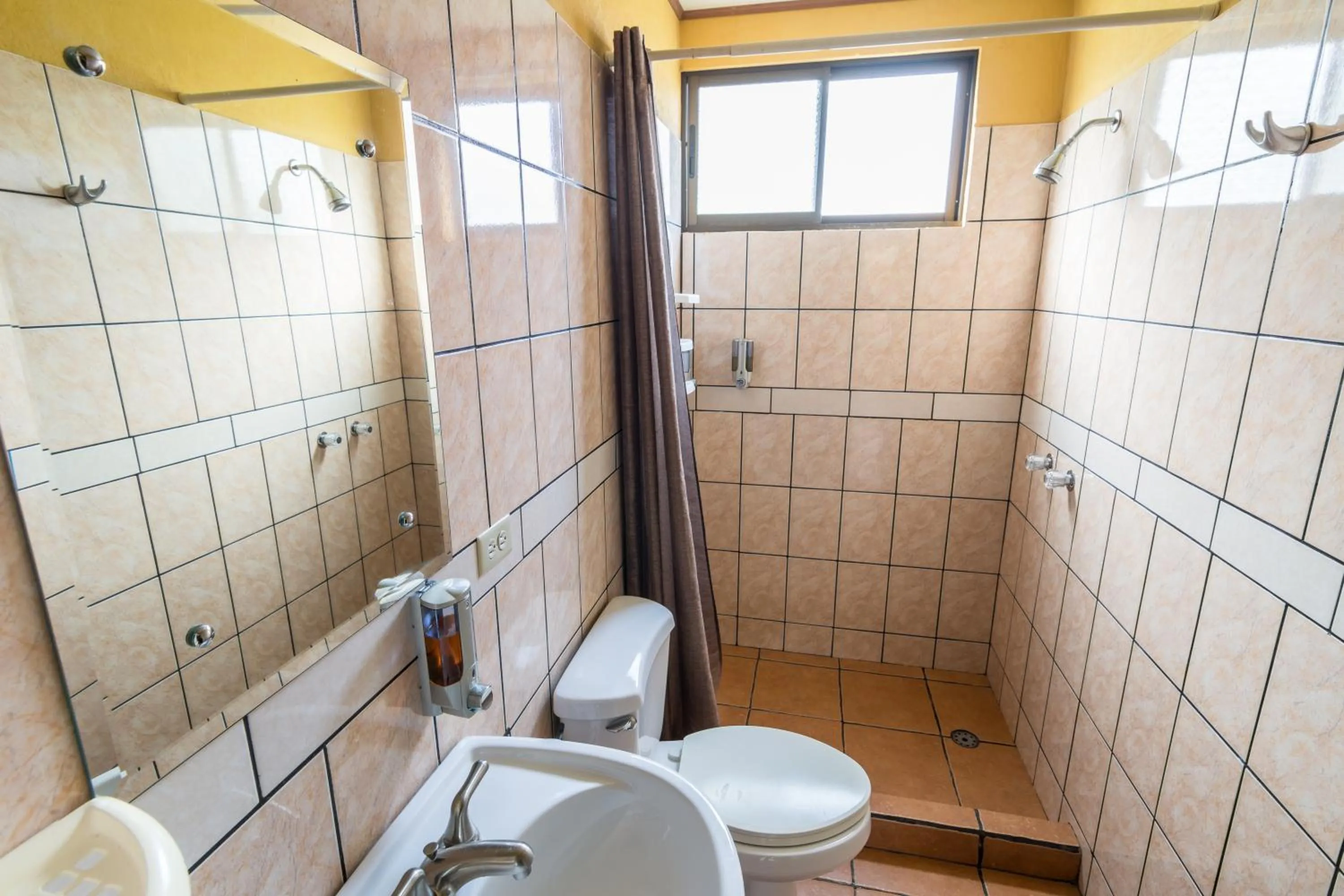 Shower in Kayak Lodge