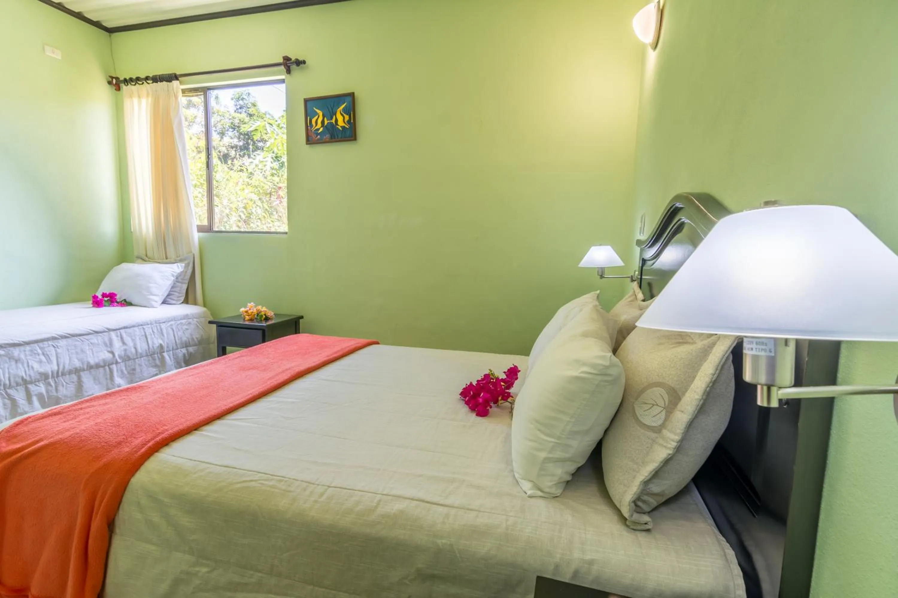 Bedroom, Bed in Kayak Lodge