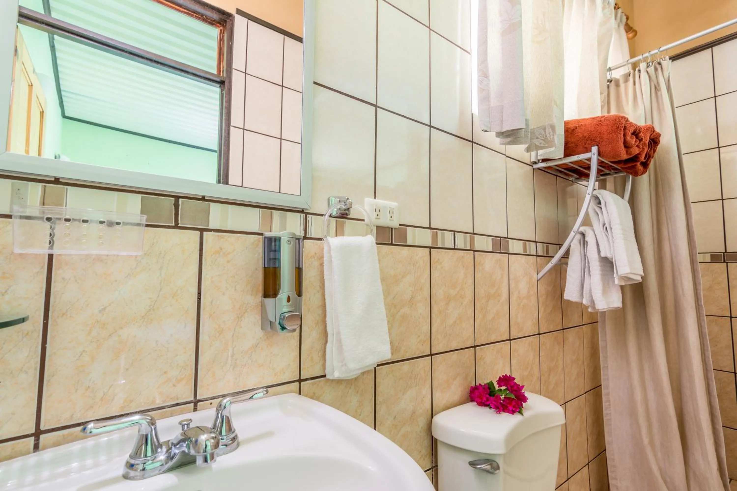 Bathroom in Kayak Lodge
