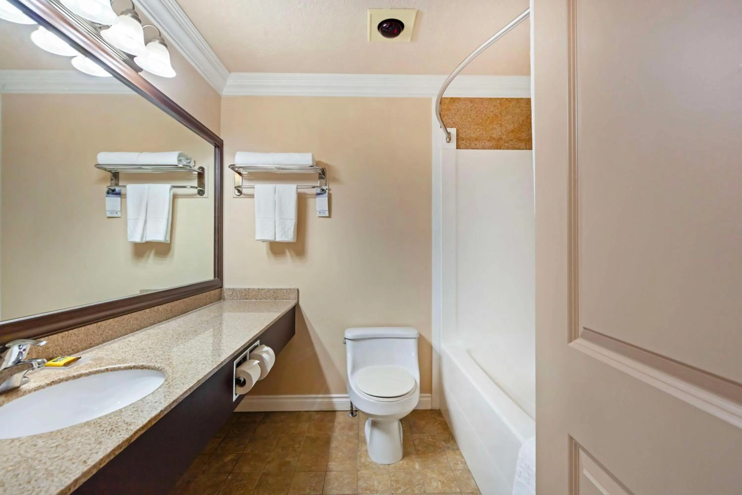 Bathroom in Best Western PLUS Mirage Hotel and Resort