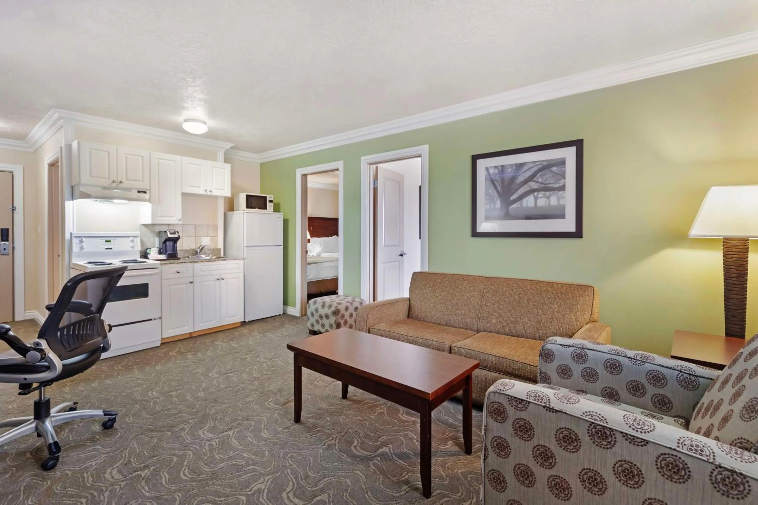 Bedroom in Best Western PLUS Mirage Hotel and Resort