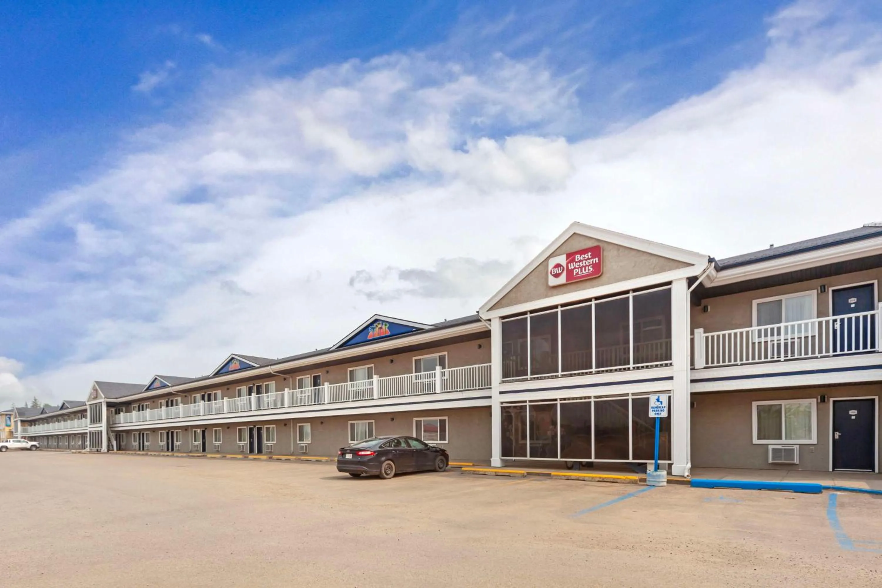 Property building in Best Western PLUS Mirage Hotel and Resort