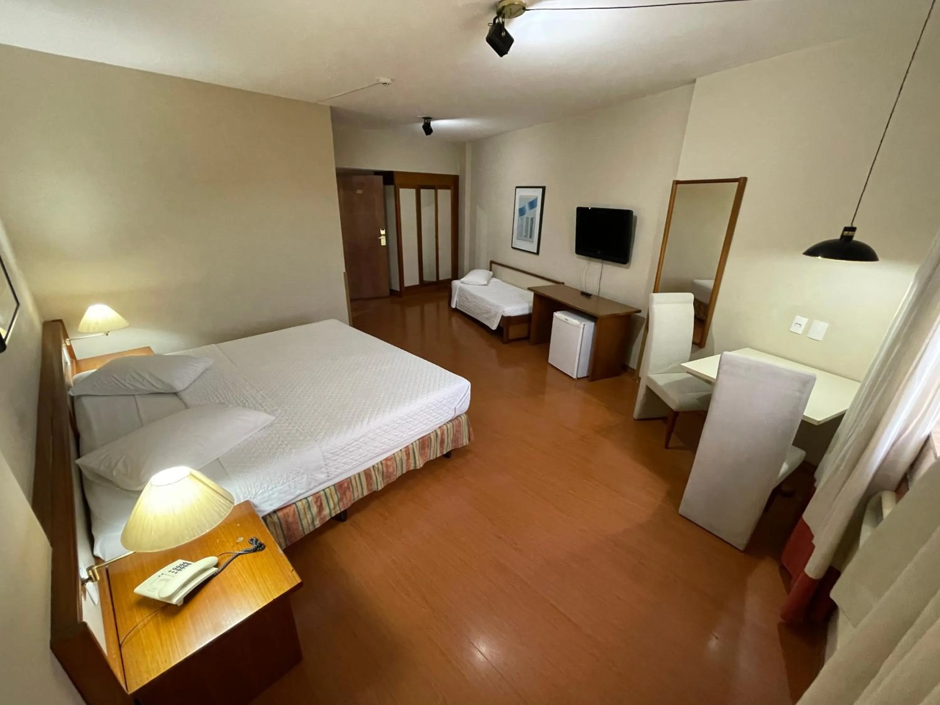 Photo of the whole room, Bed in César Park Hotel