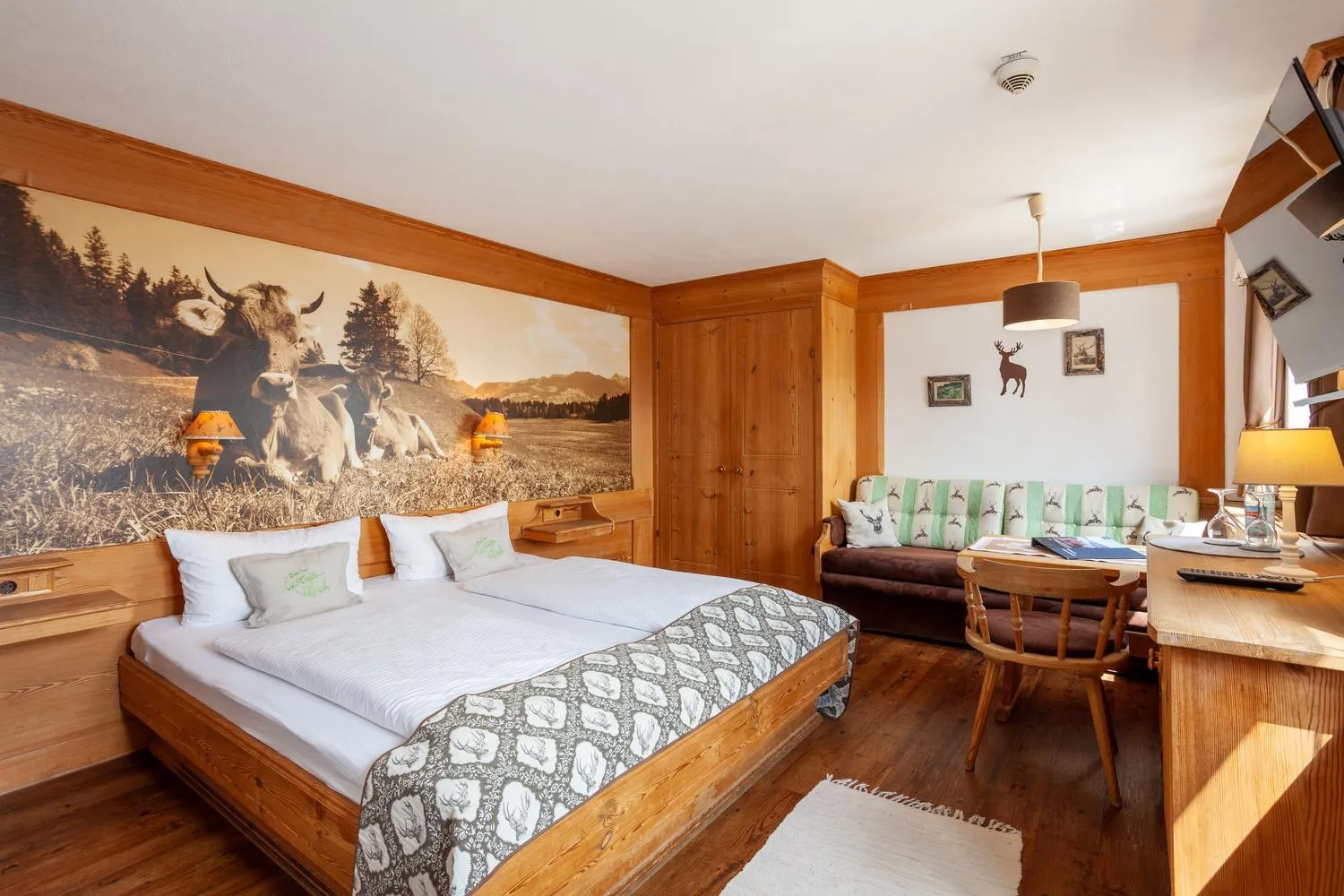 Bed in lustiger Hirsch