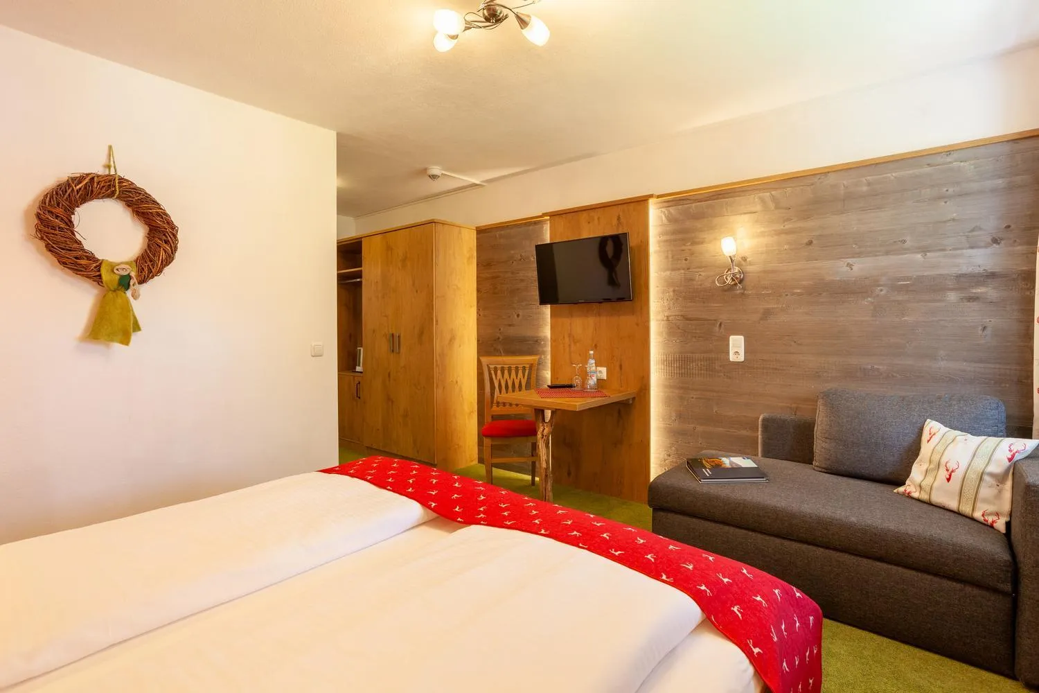 Bed in lustiger Hirsch