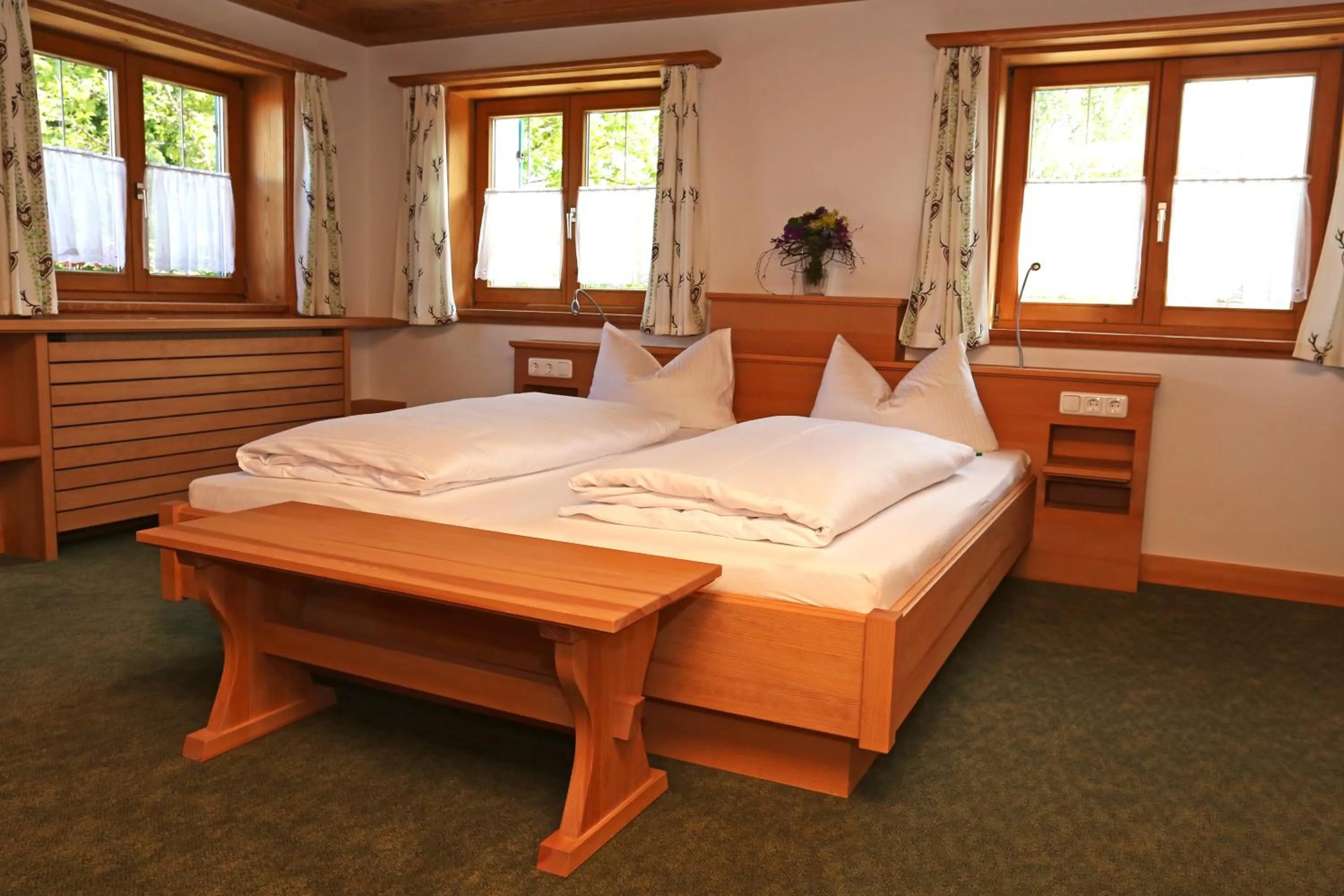 Bed in lustiger Hirsch