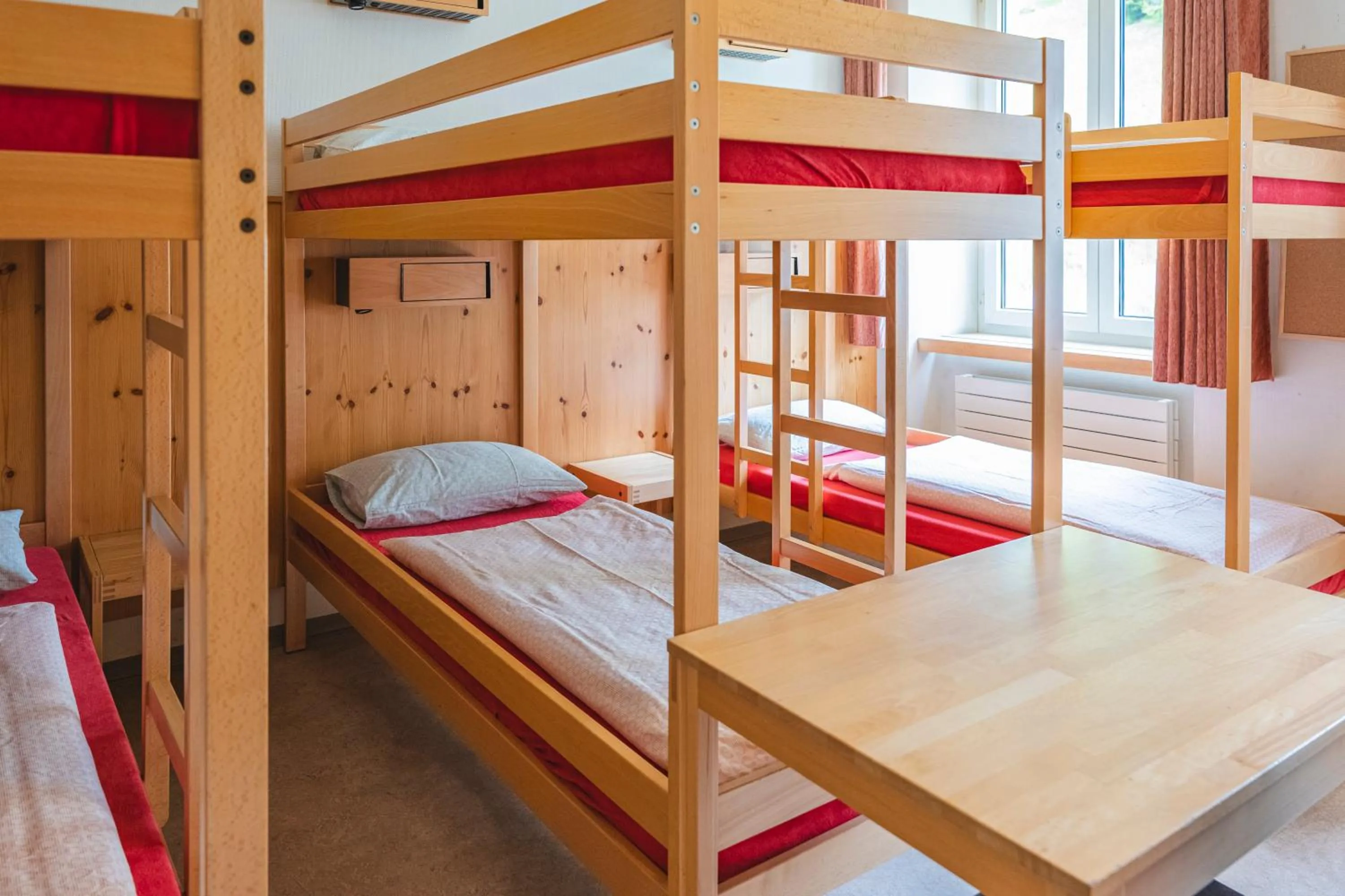 Bedroom, Bed in Davos Youth Hostel