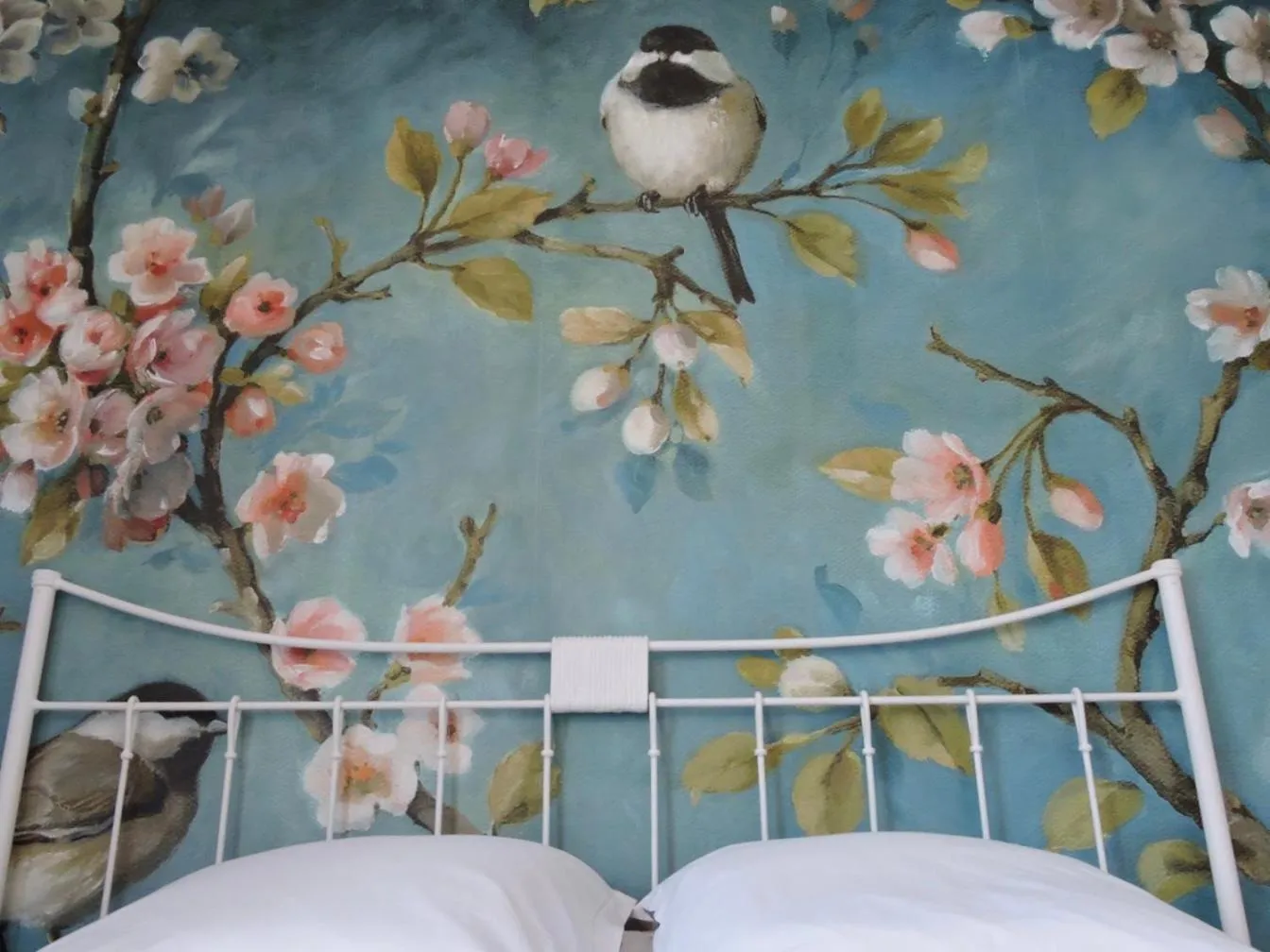 Decorative detail, Bed in Greenfield Chambres d'Hôtes