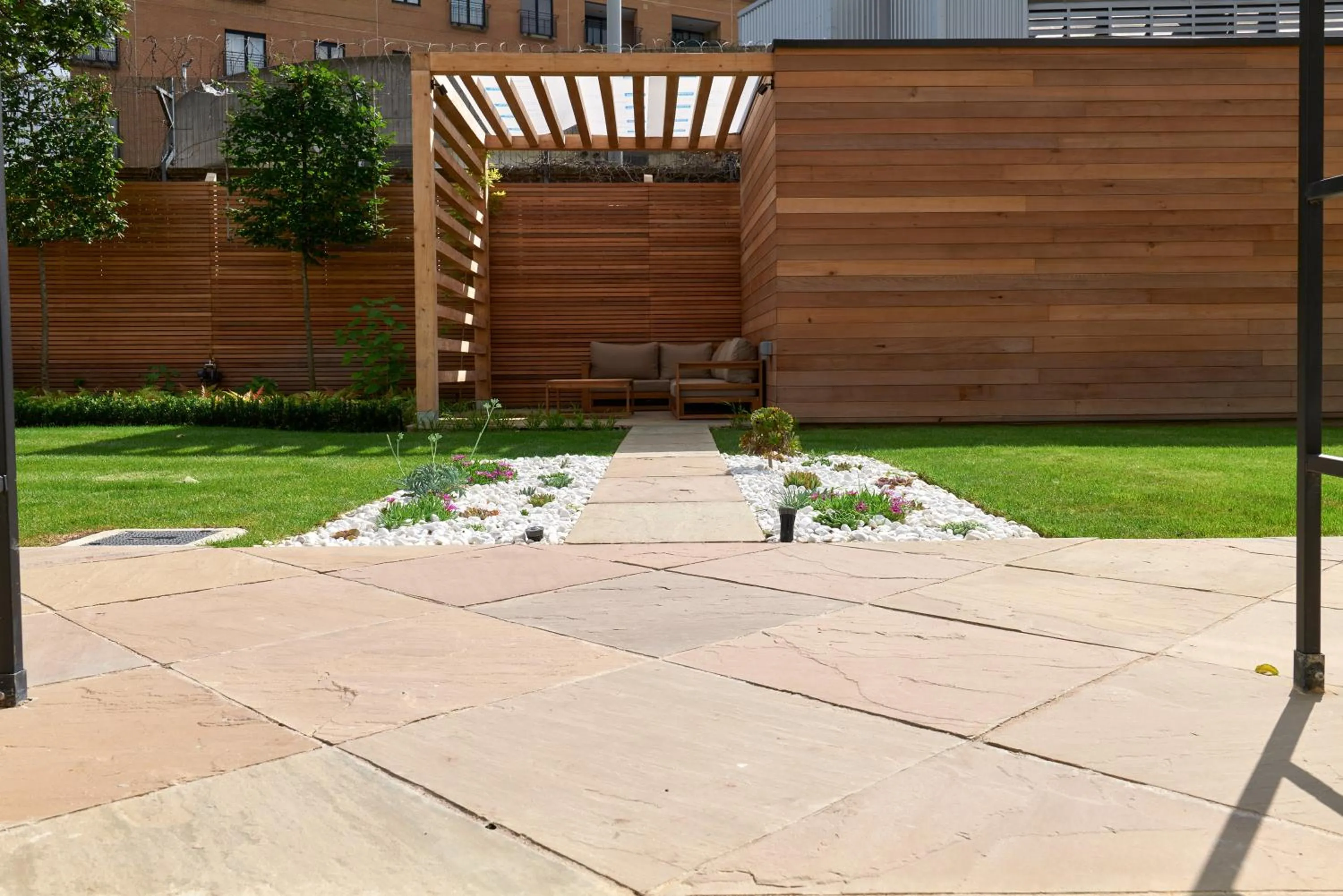 Patio in Lexham Gardens by Cheval Maison