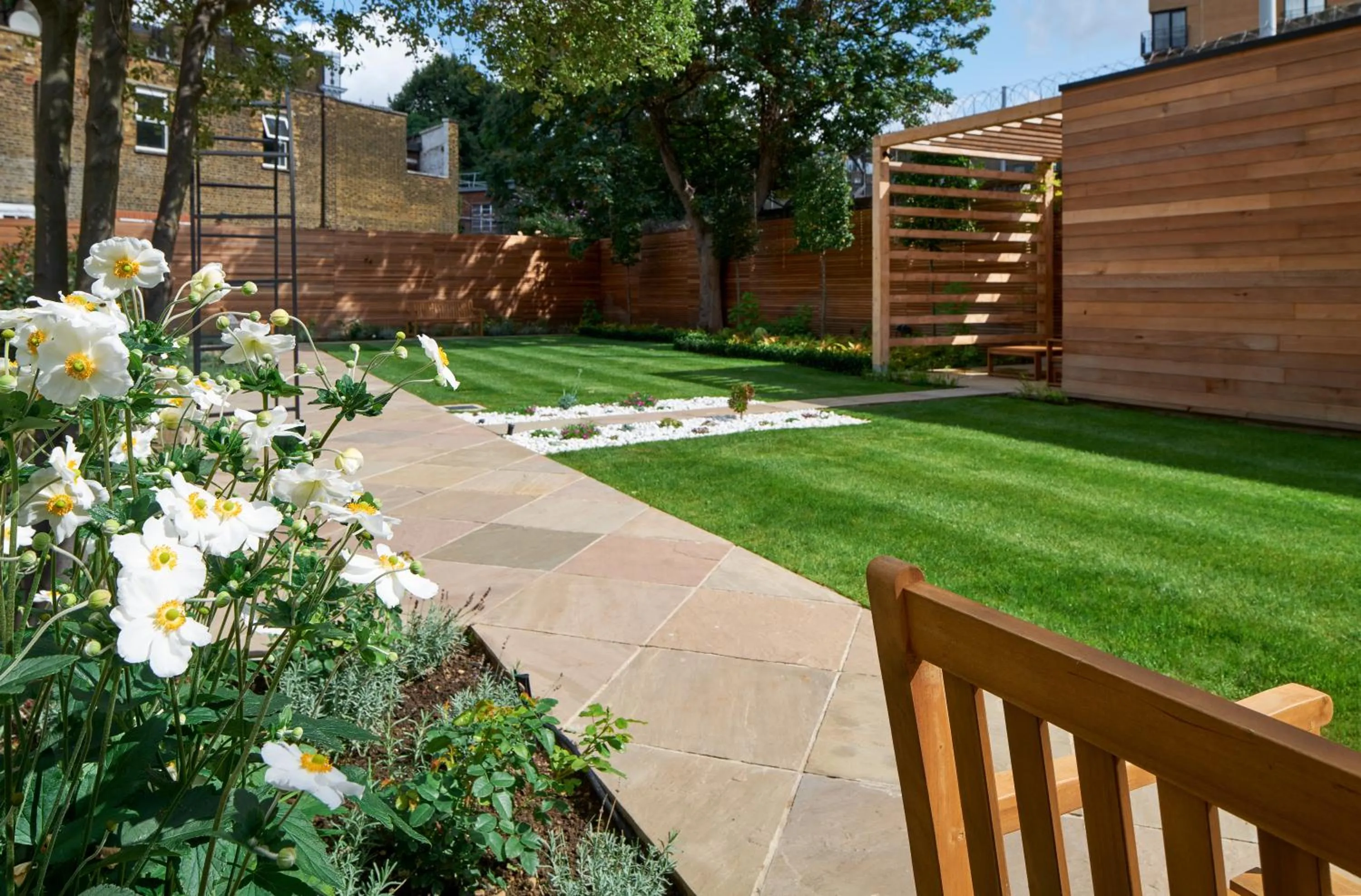 Patio in Lexham Gardens by Cheval Maison