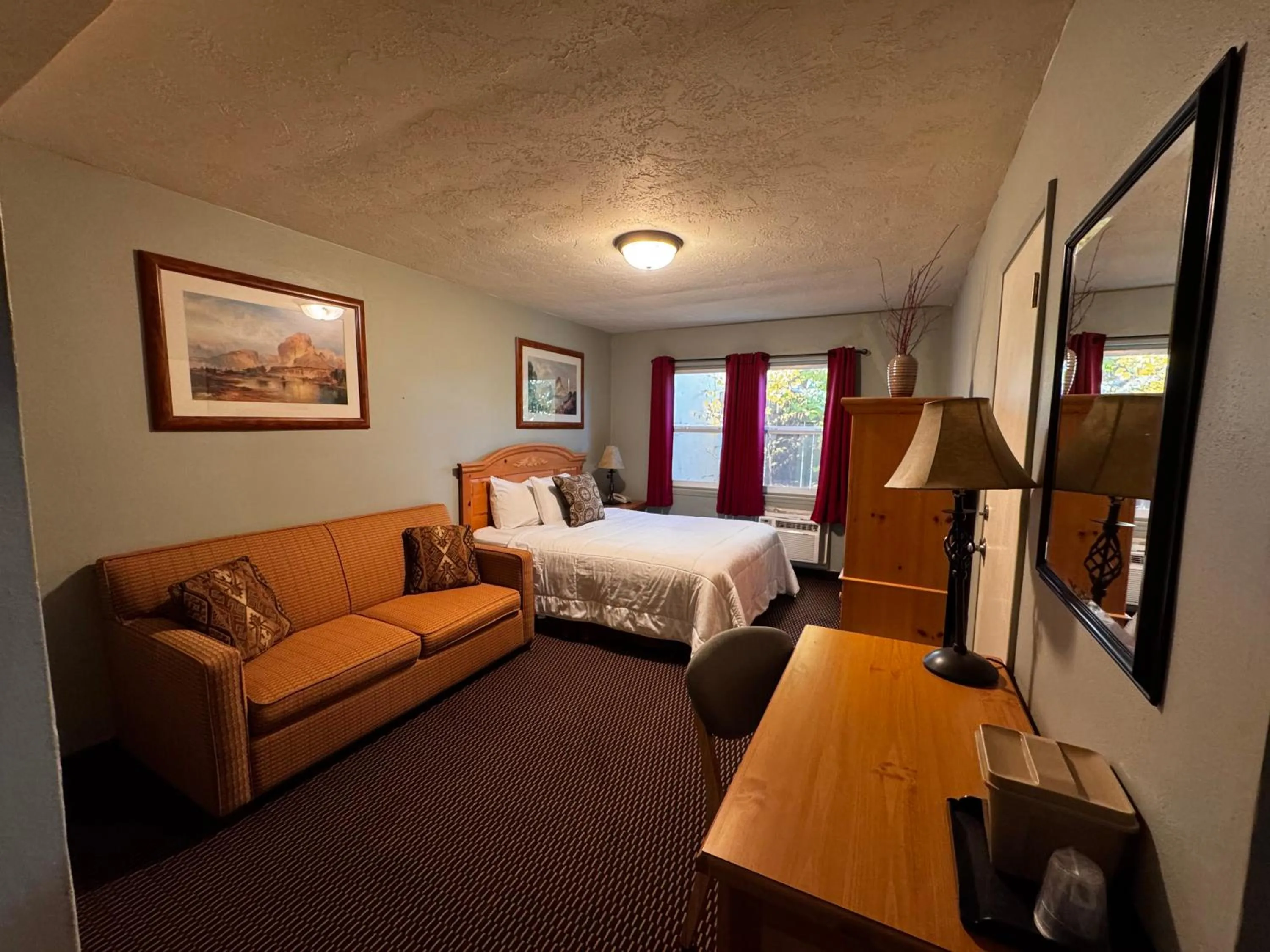 Bed in Rugged Country Lodge