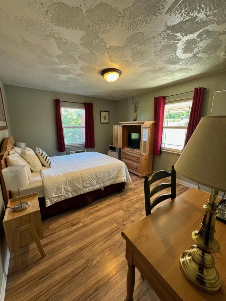 Bed in Rugged Country Lodge