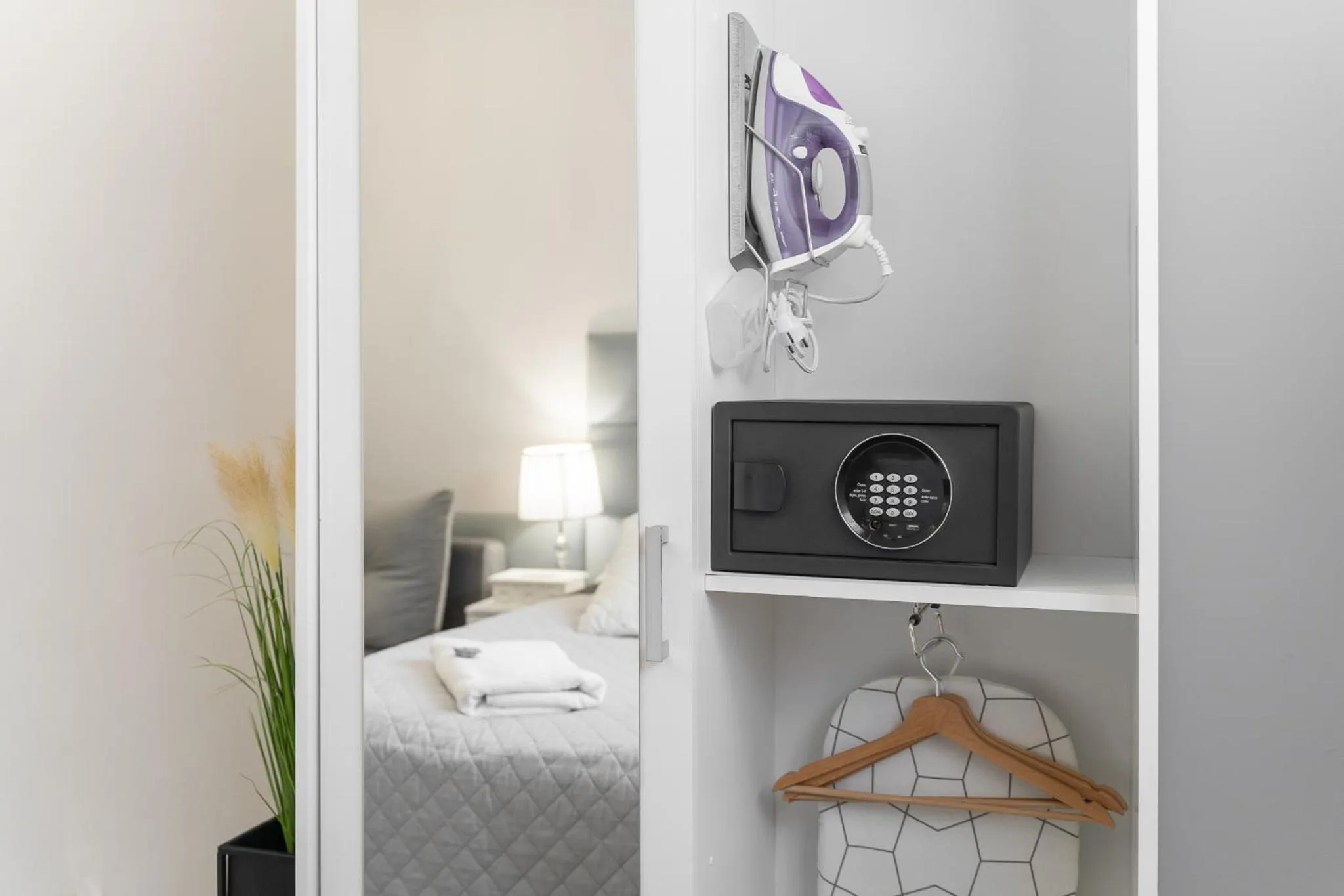 safe, Bed in Stawa Villa & Apart