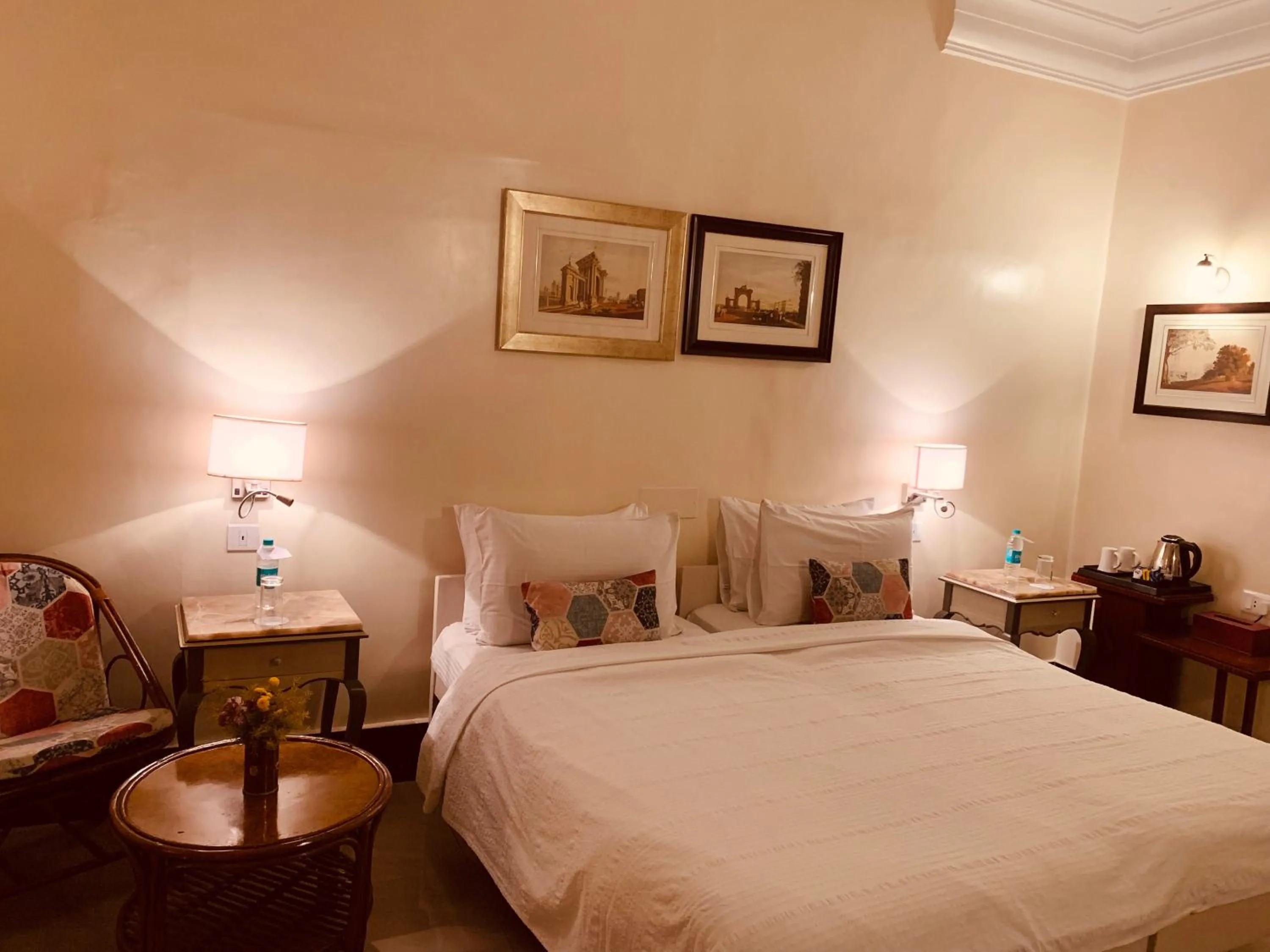 Bed in The Elgin Fairlawn, Kolkata