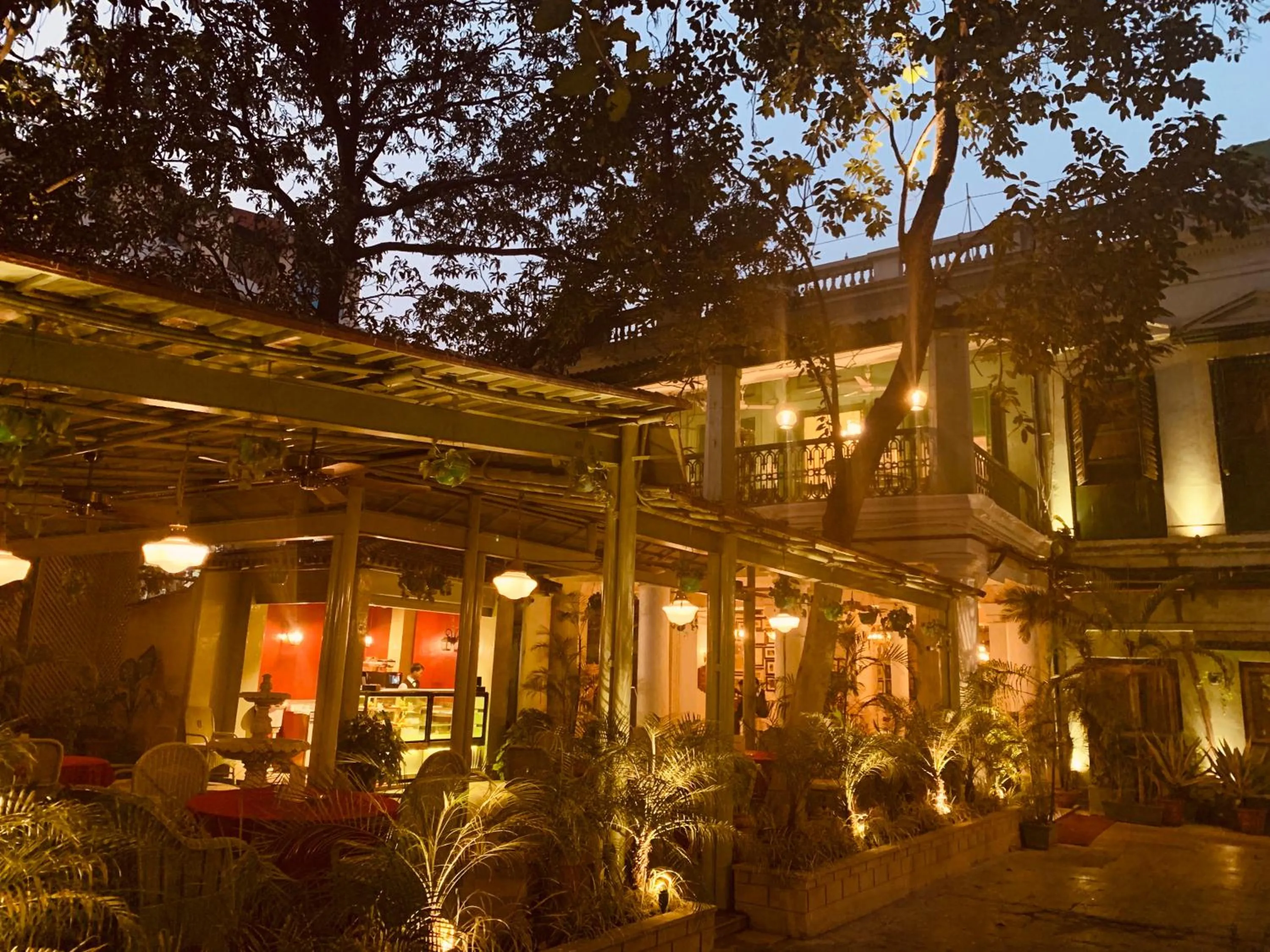 Facade/entrance in The Elgin Fairlawn, Kolkata