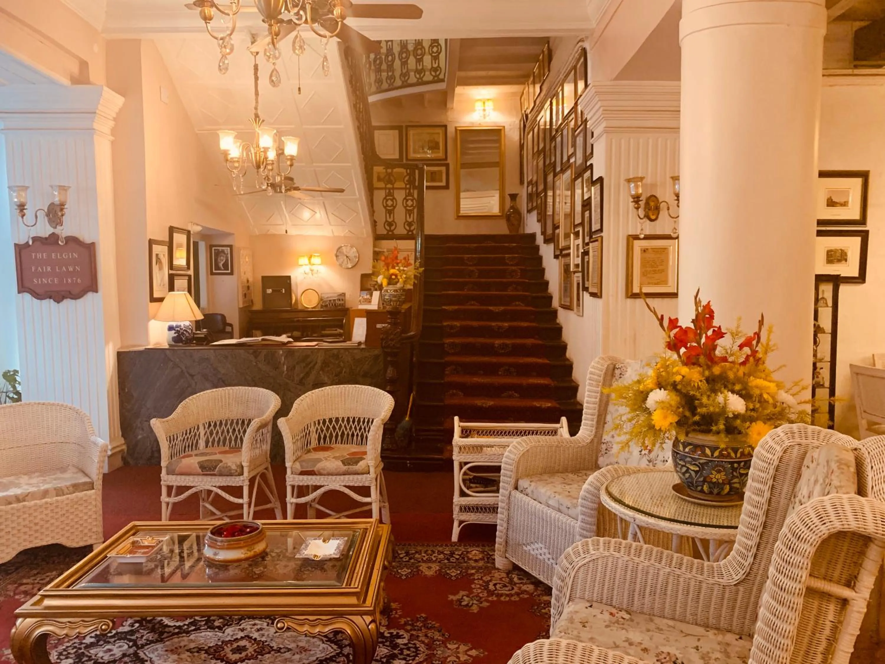 Living room in The Elgin Fairlawn, Kolkata