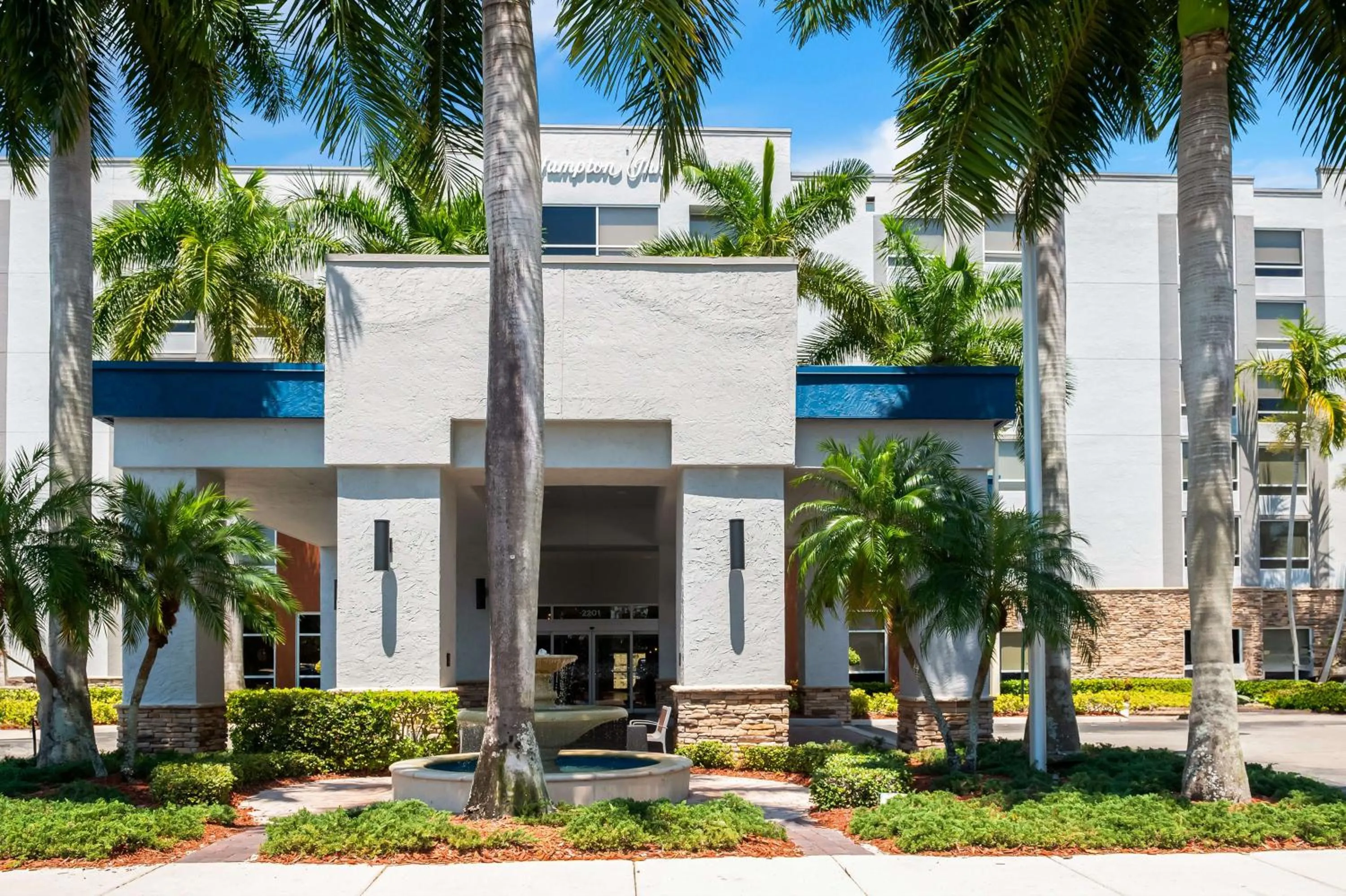 Property building in Hampton Inn Weston Fort Lauderdale