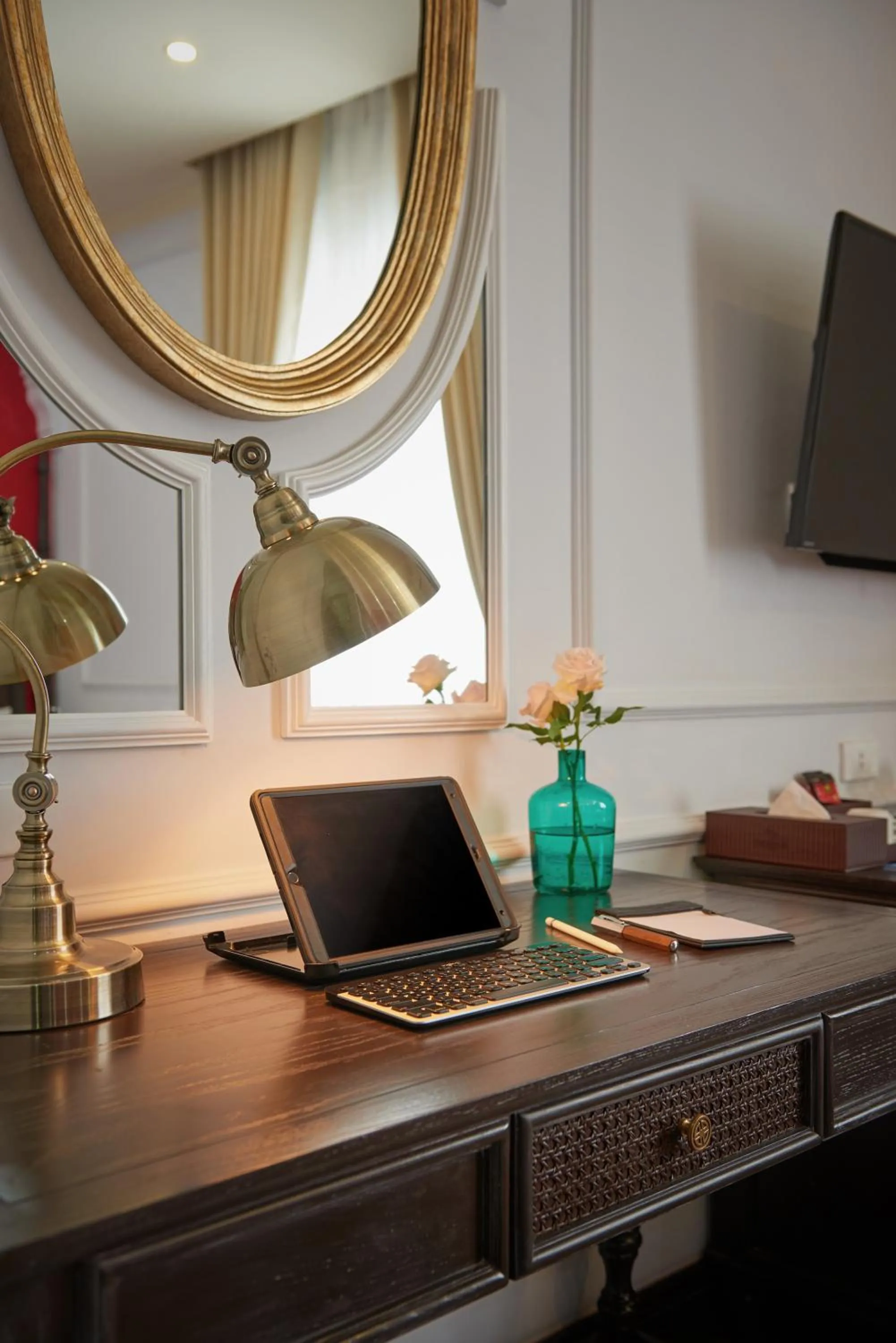 Business facilities in Manoir Des Arts Hotel