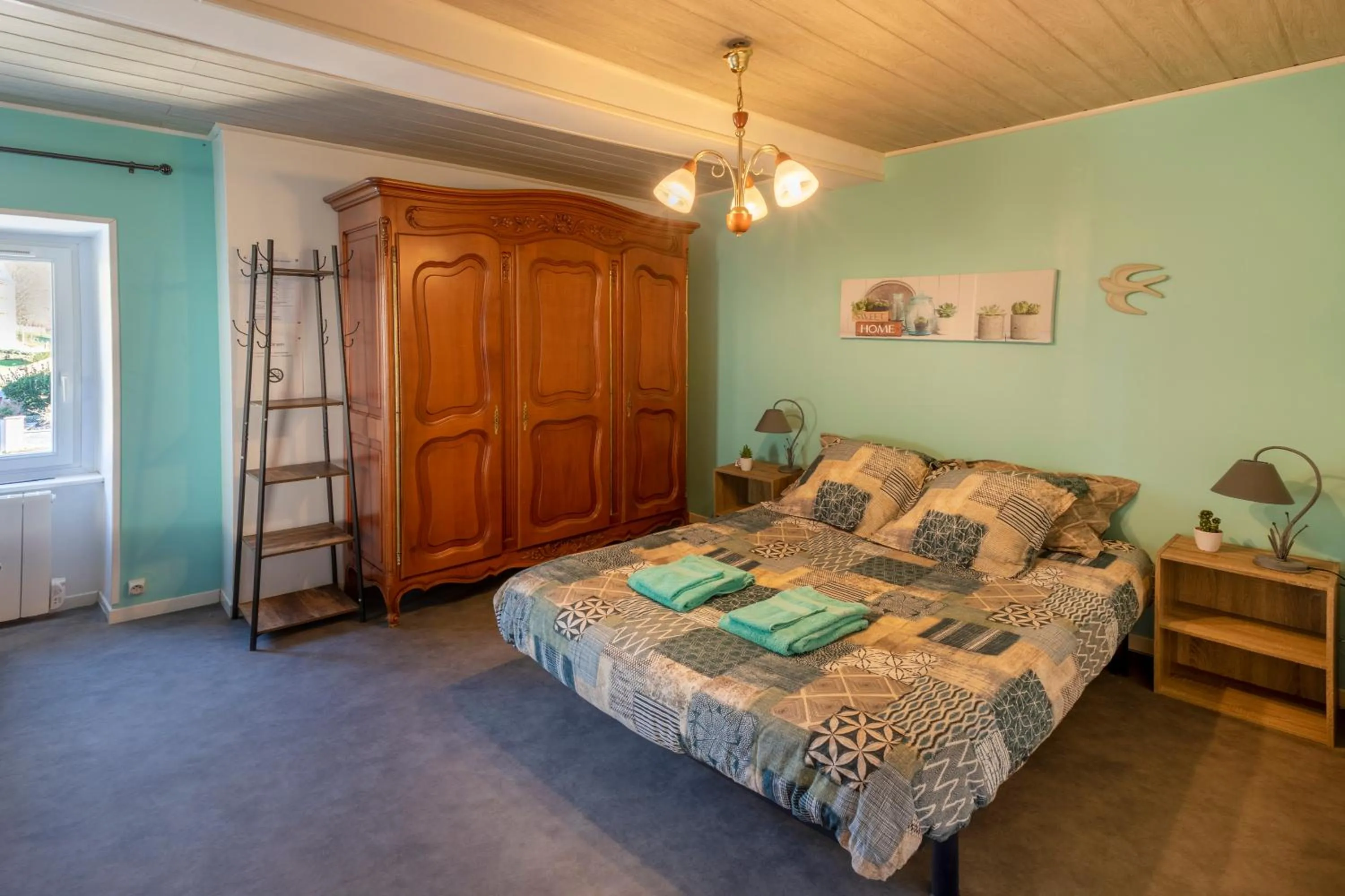 Bedroom, Bed in Chambres d'hôtes Chez Barbara