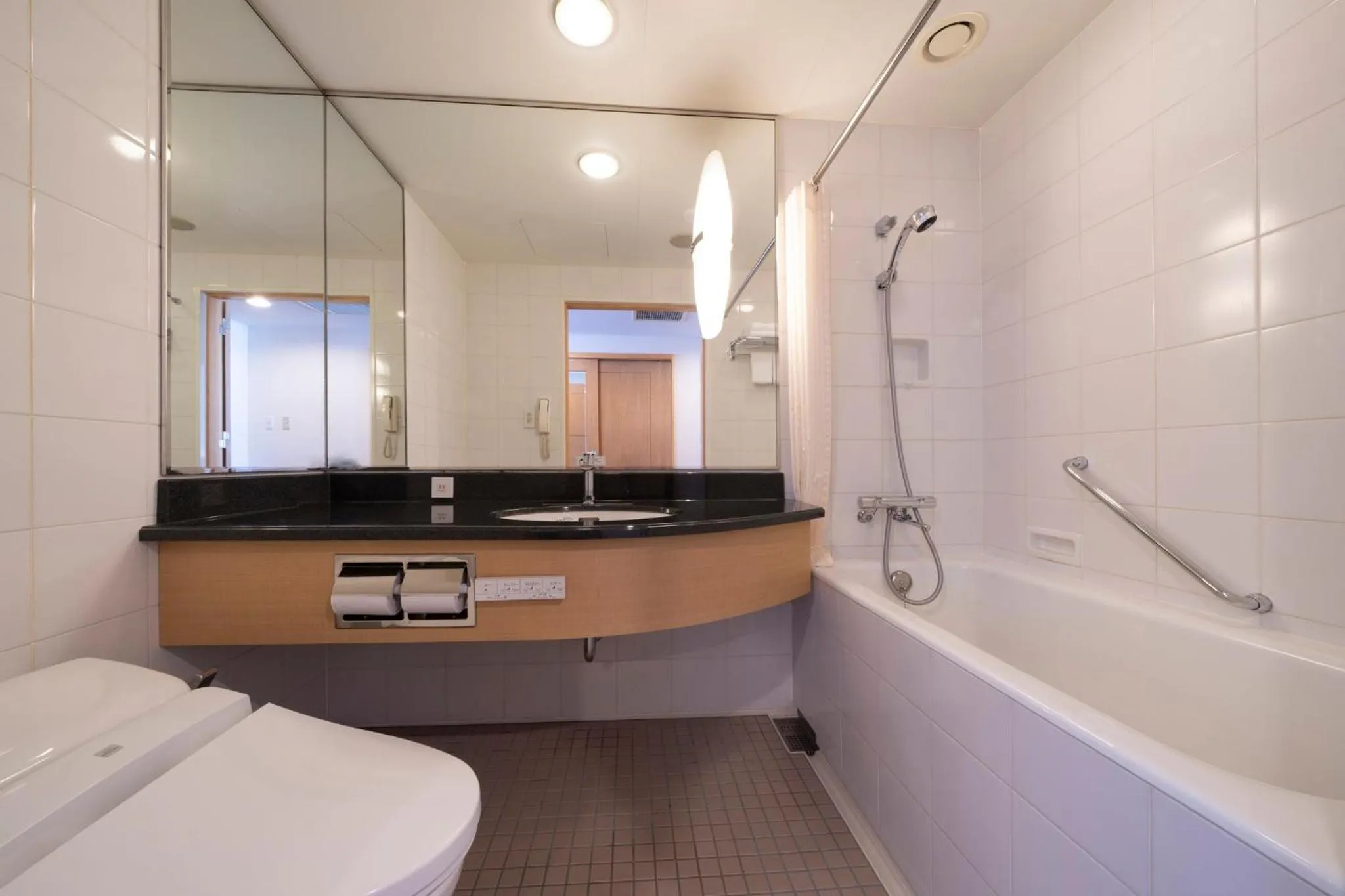 Bathroom in ANA Crowne Plaza Hotel Grand Court Nagoya by IHG