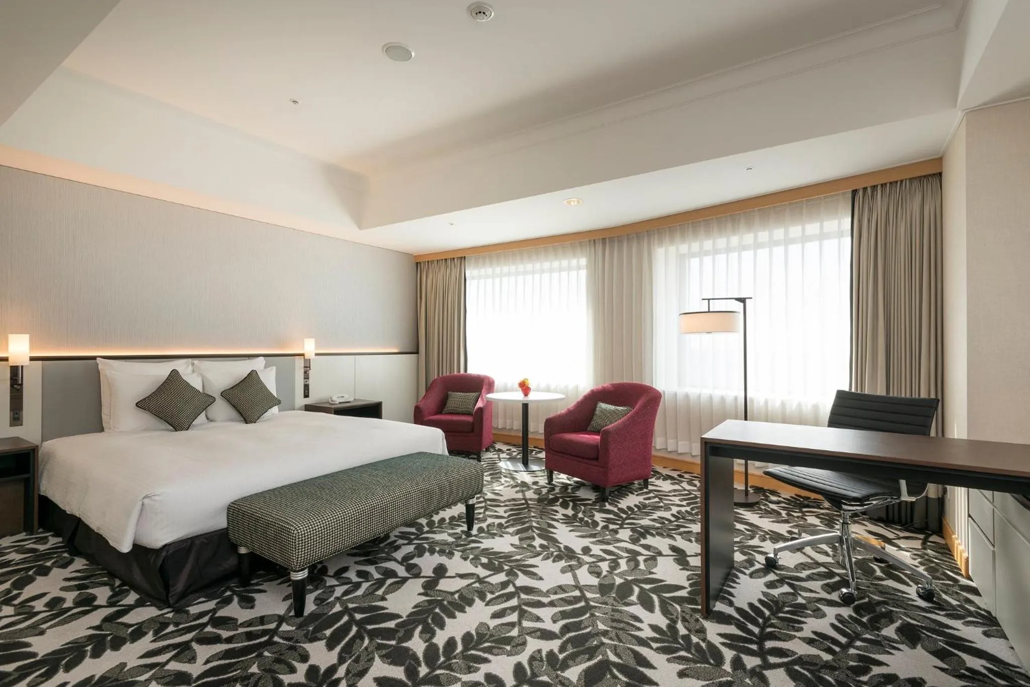 Photo of the whole room, Bed in ANA Crowne Plaza Hotel Grand Court Nagoya by IHG