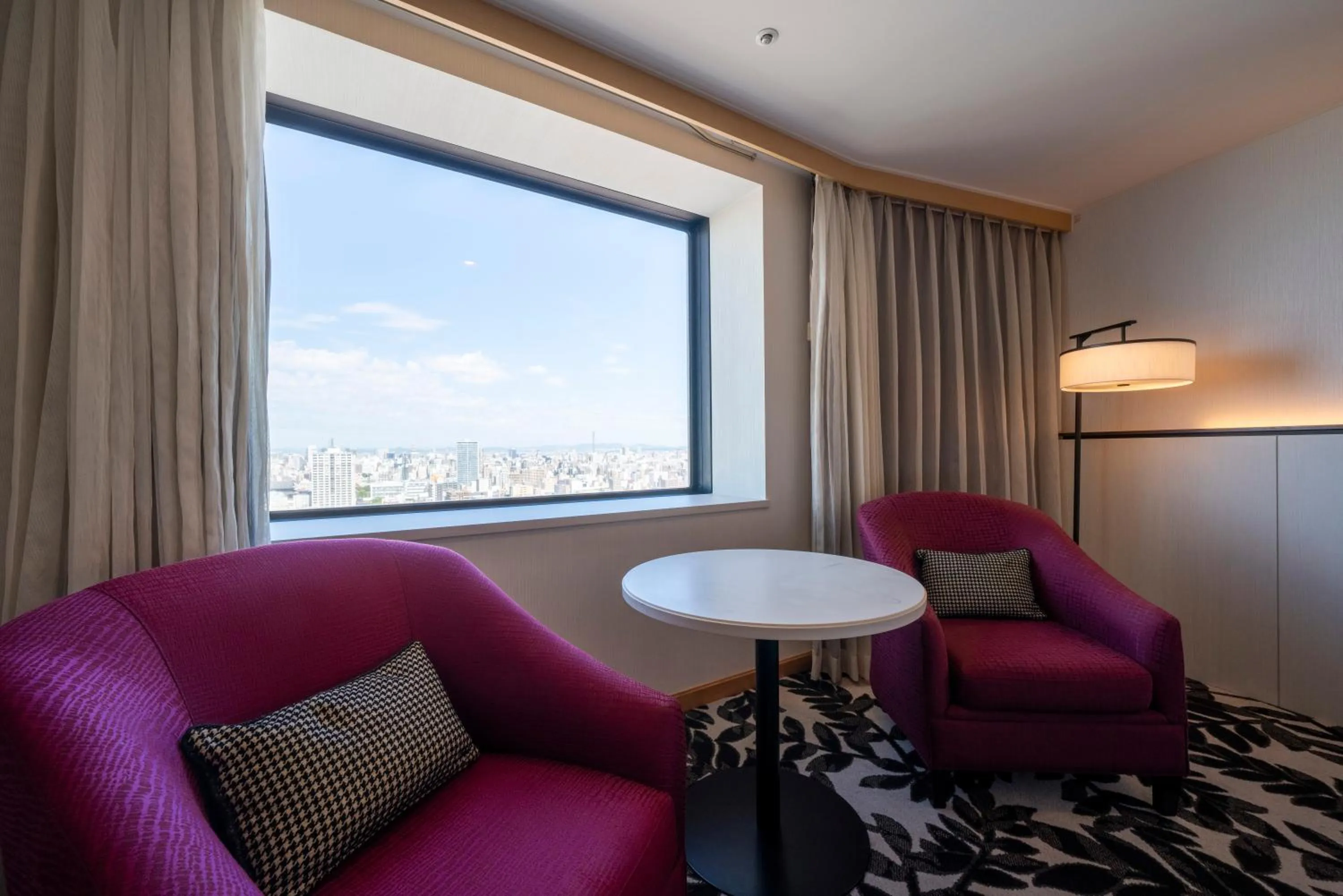 Photo of the whole room in ANA Crowne Plaza Hotel Grand Court Nagoya by IHG