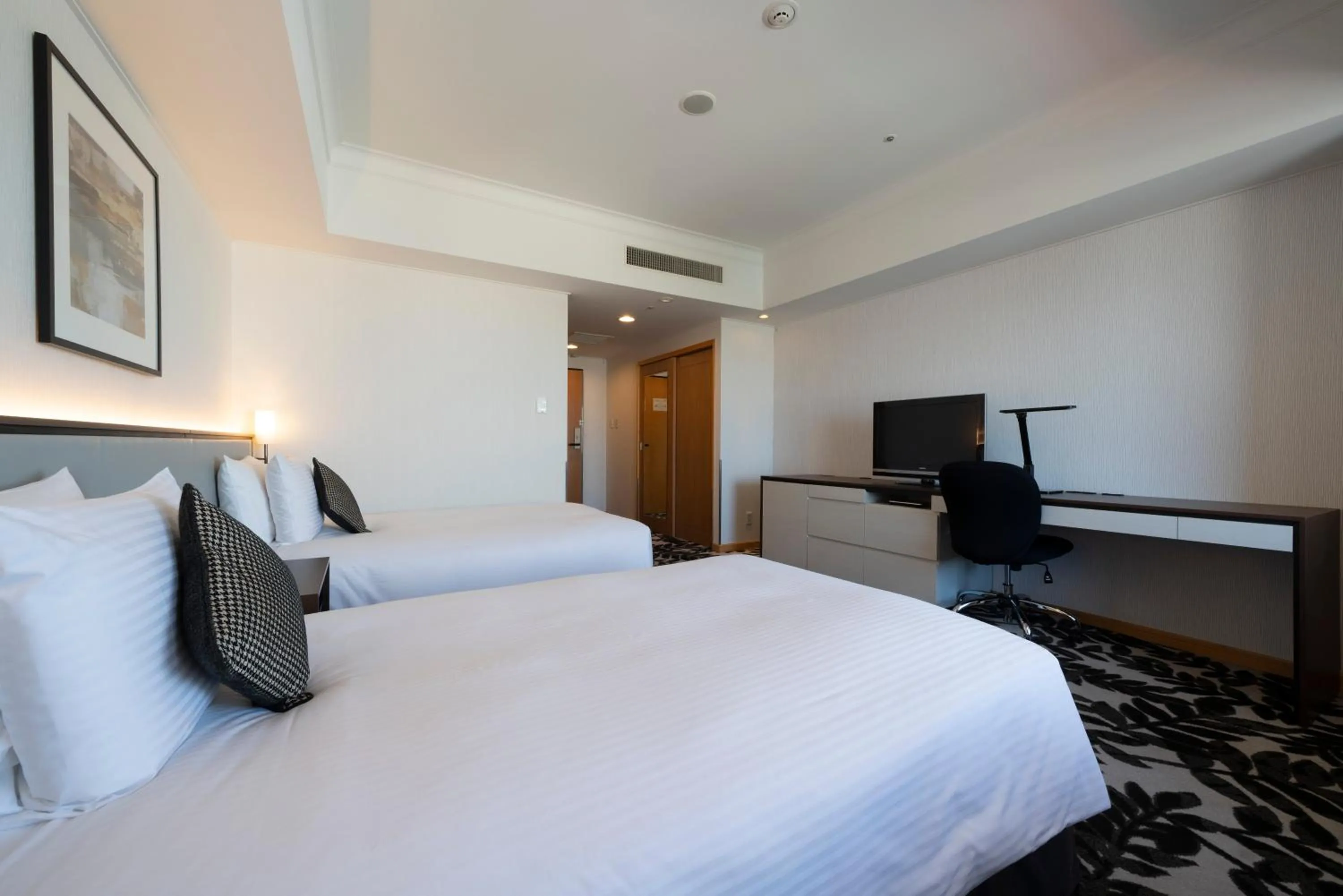 Photo of the whole room, Bed in ANA Crowne Plaza Hotel Grand Court Nagoya by IHG