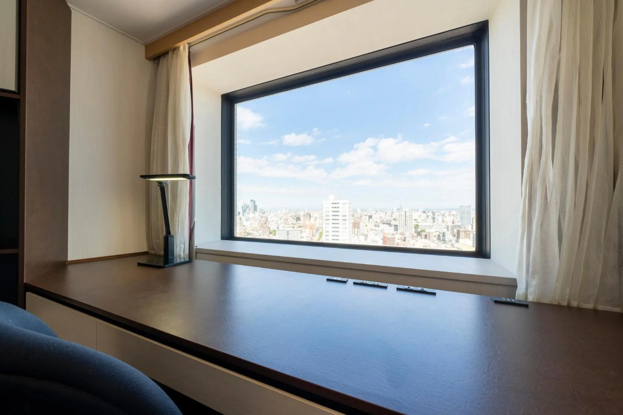 Photo of the whole room in ANA Crowne Plaza Hotel Grand Court Nagoya by IHG