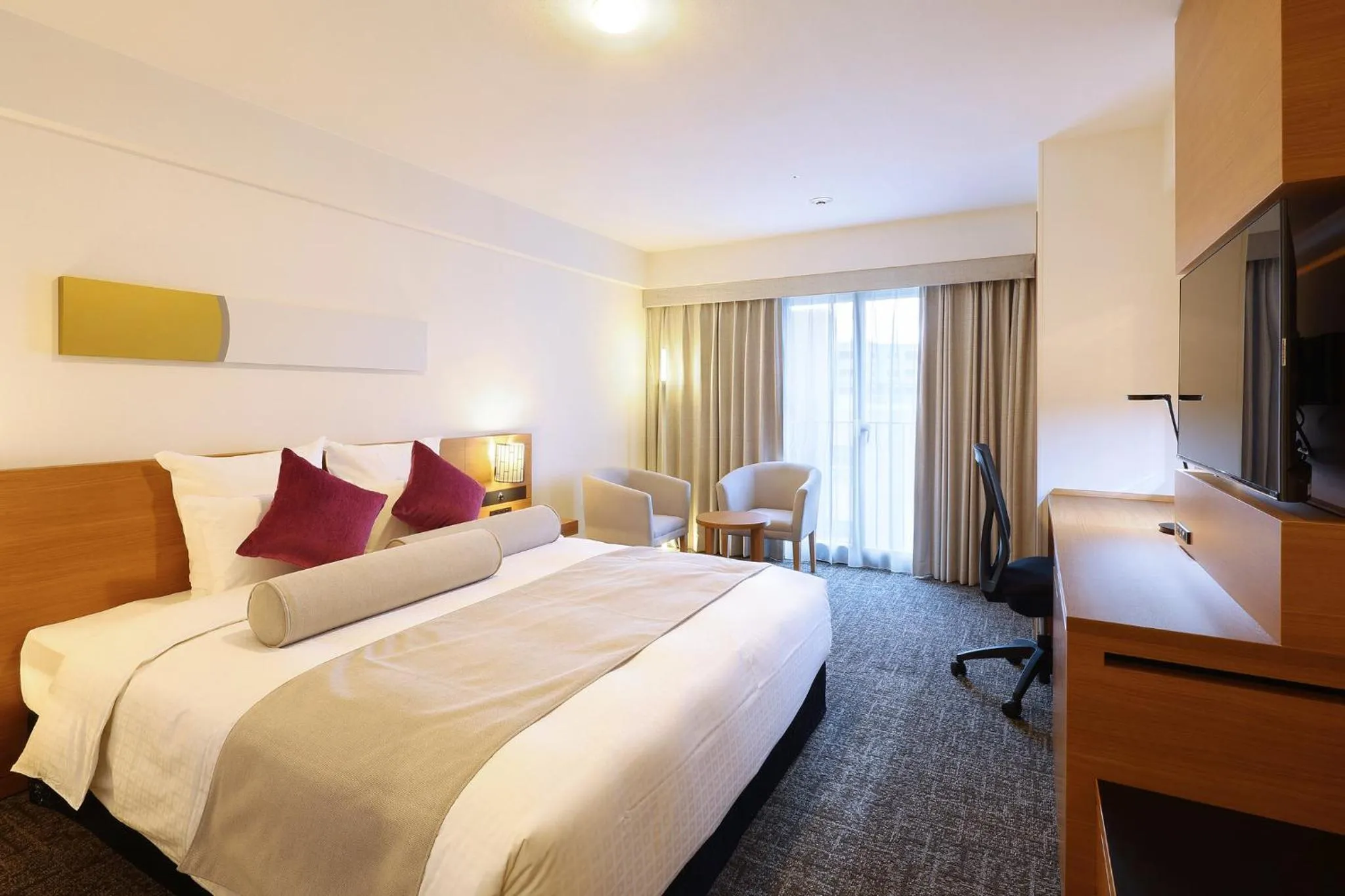 Photo of the whole room, Bed in ANA Crowne Plaza Hotel Nagasaki Gloverhill by IHG