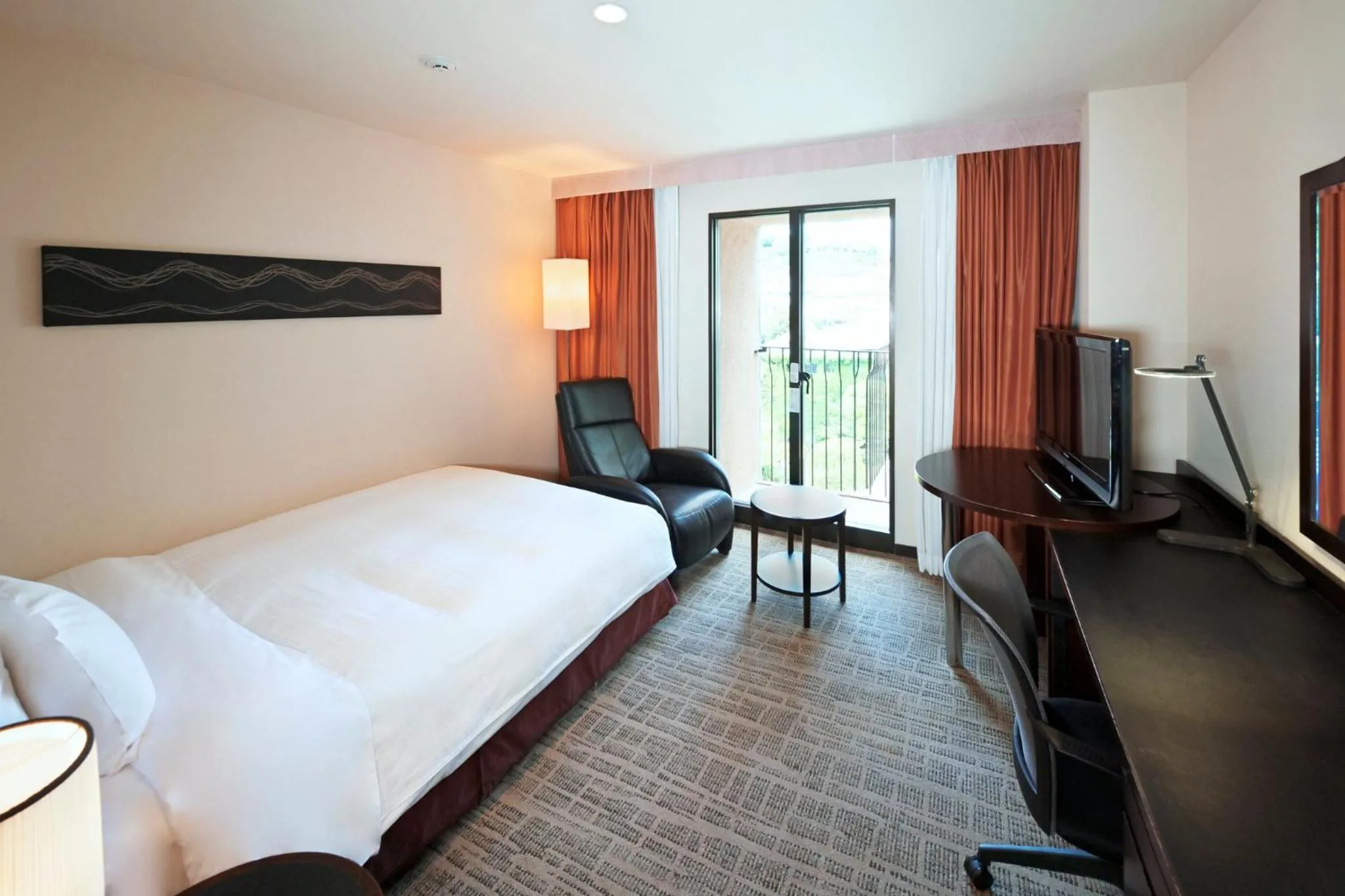 Photo of the whole room, Bed in ANA Crowne Plaza Hotel Nagasaki Gloverhill by IHG