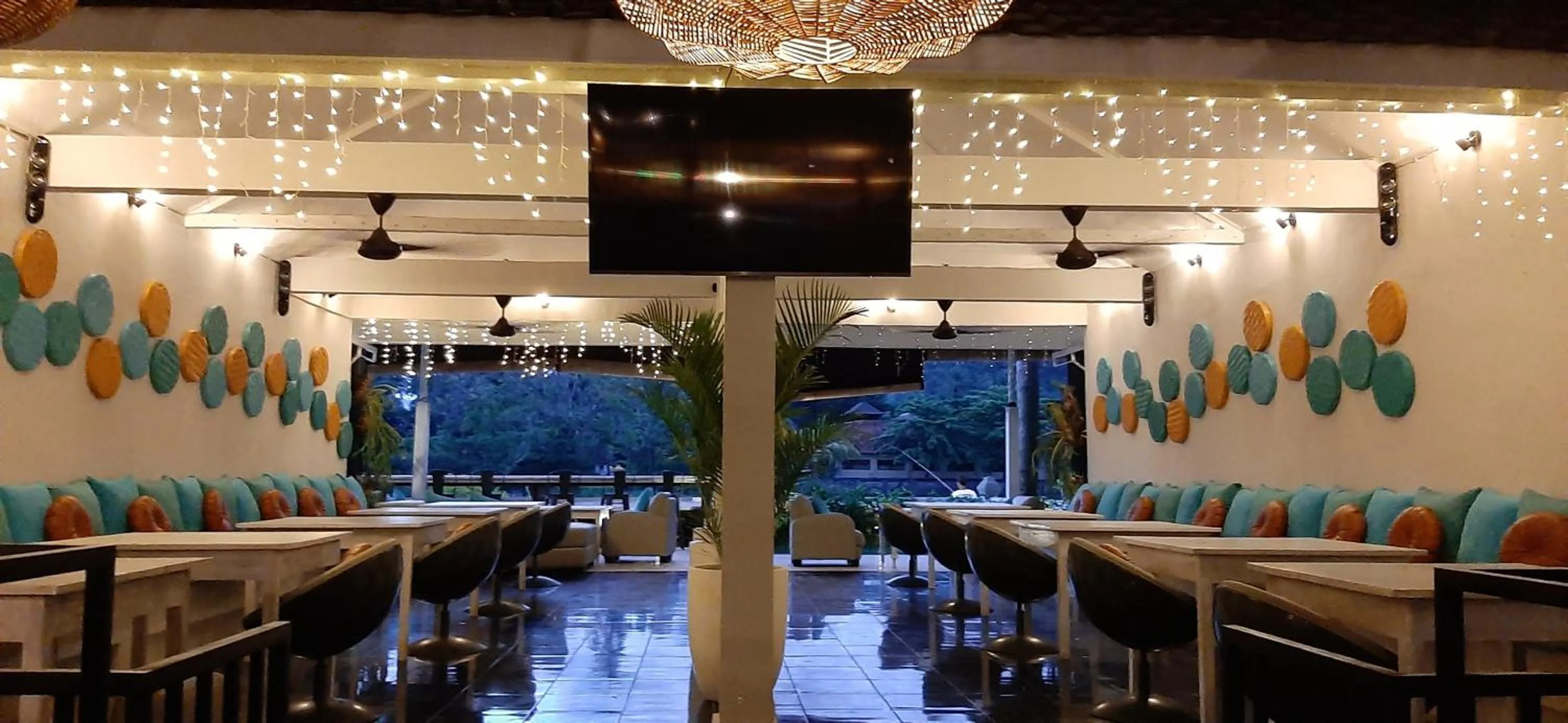 Restaurant/places to eat in The Forty Eight Resort Candidasa