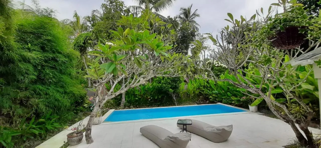 Garden in The Forty Eight Resort Candidasa