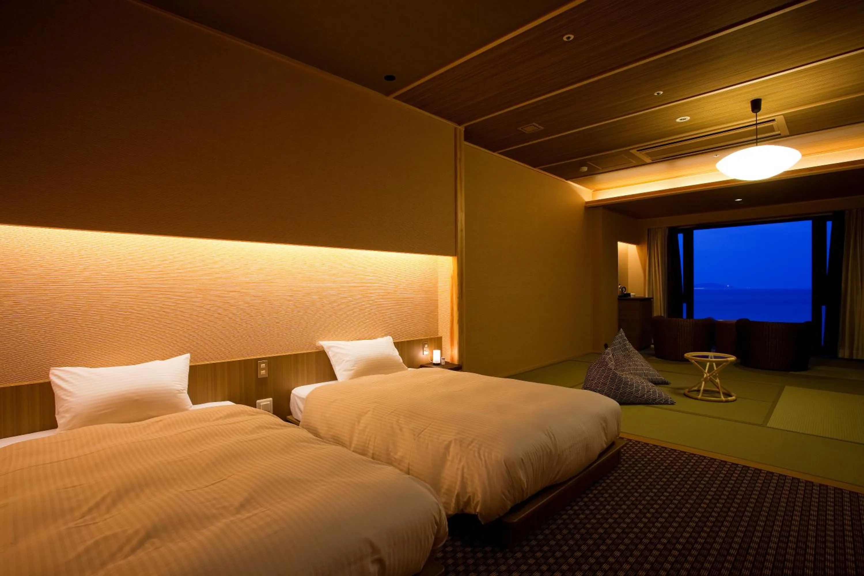 Photo of the whole room, Bed in Hanagoyomi