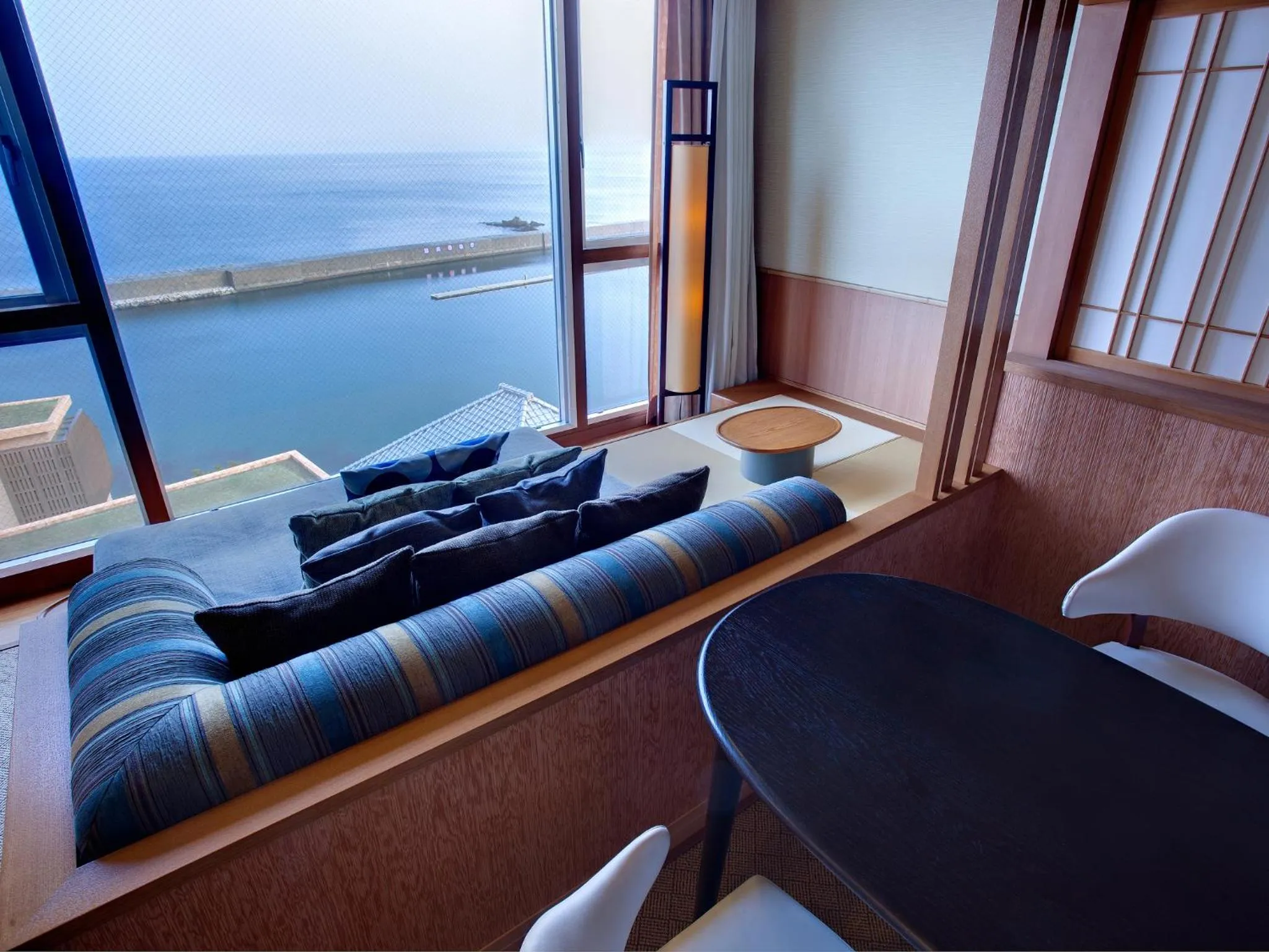 Photo of the whole room in Awaji Yumesenkei