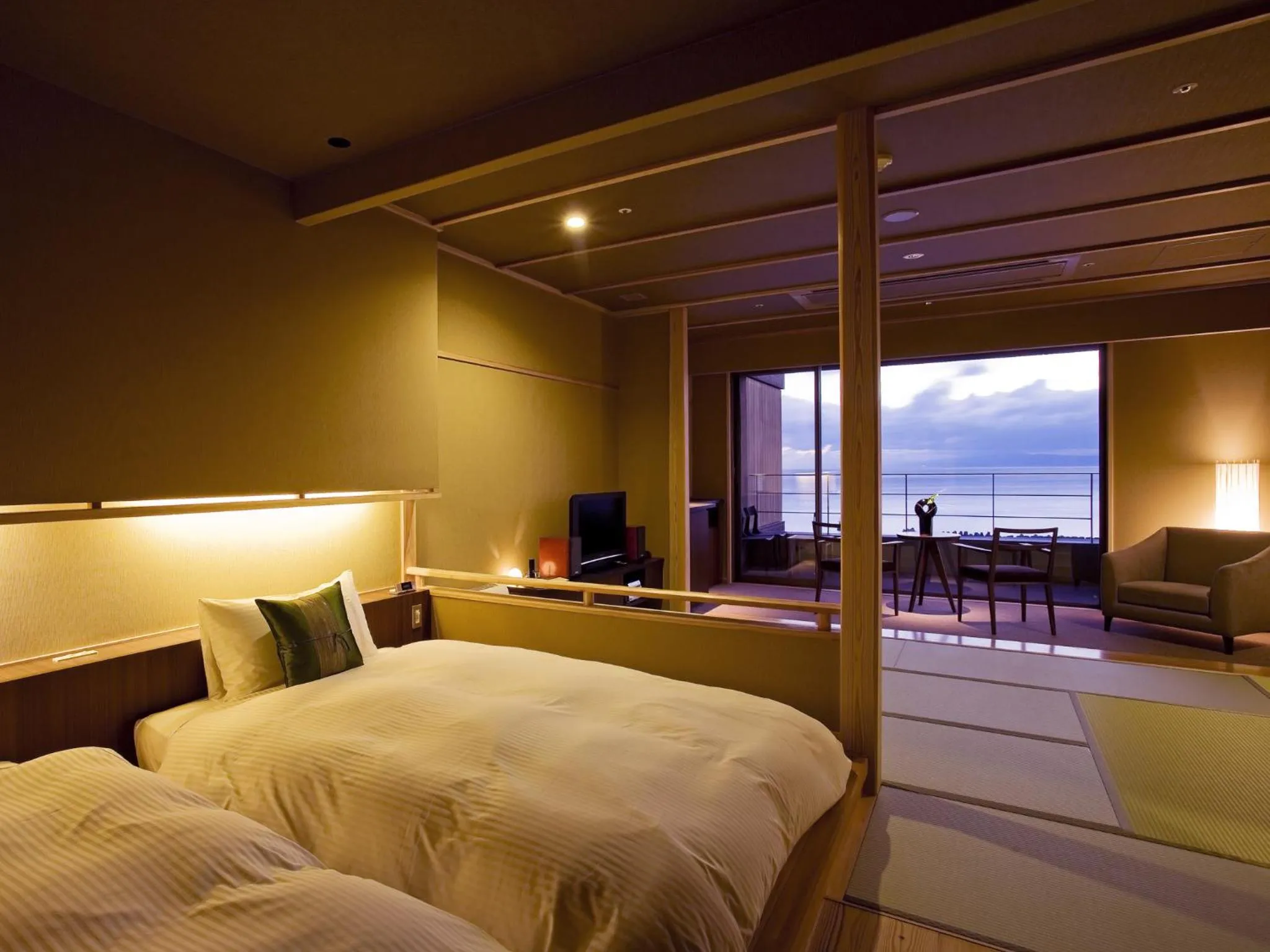 Photo of the whole room, Bed in Amahara