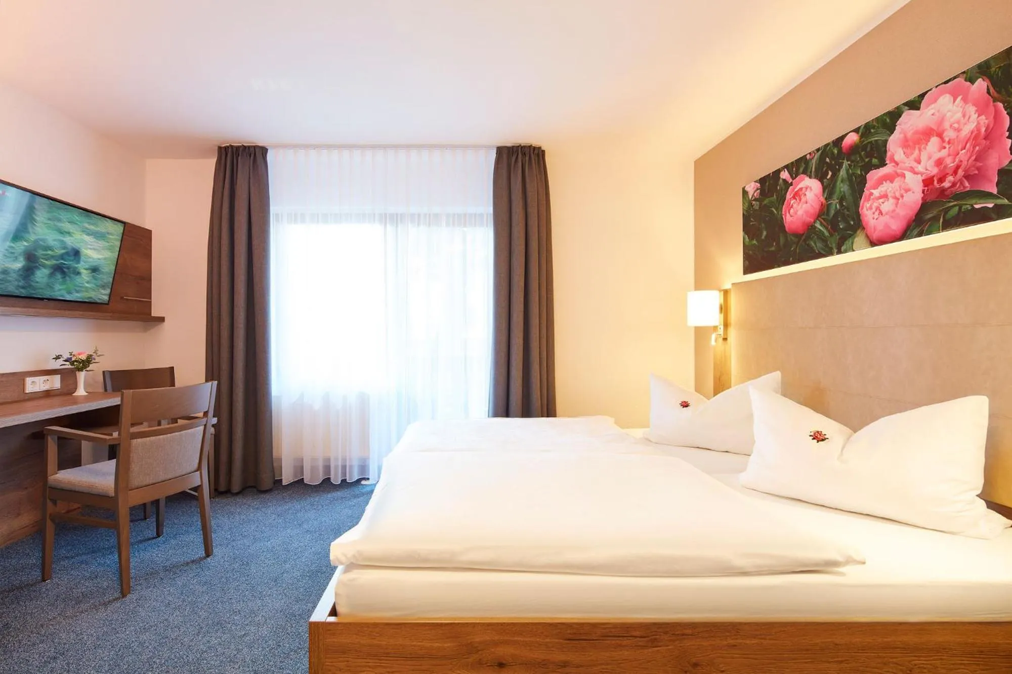 Photo of the whole room, Bed in Hotel garni Sonnenhof