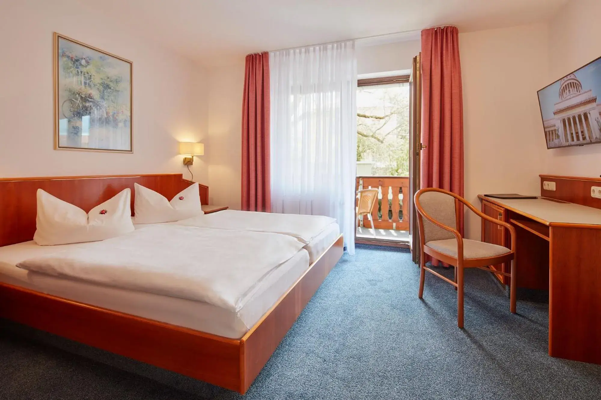 Double Room with Balcony - single occupancy in Hotel garni Sonnenhof Double Room with Balcony - single occupancy in Hotel garni Sonnenhof