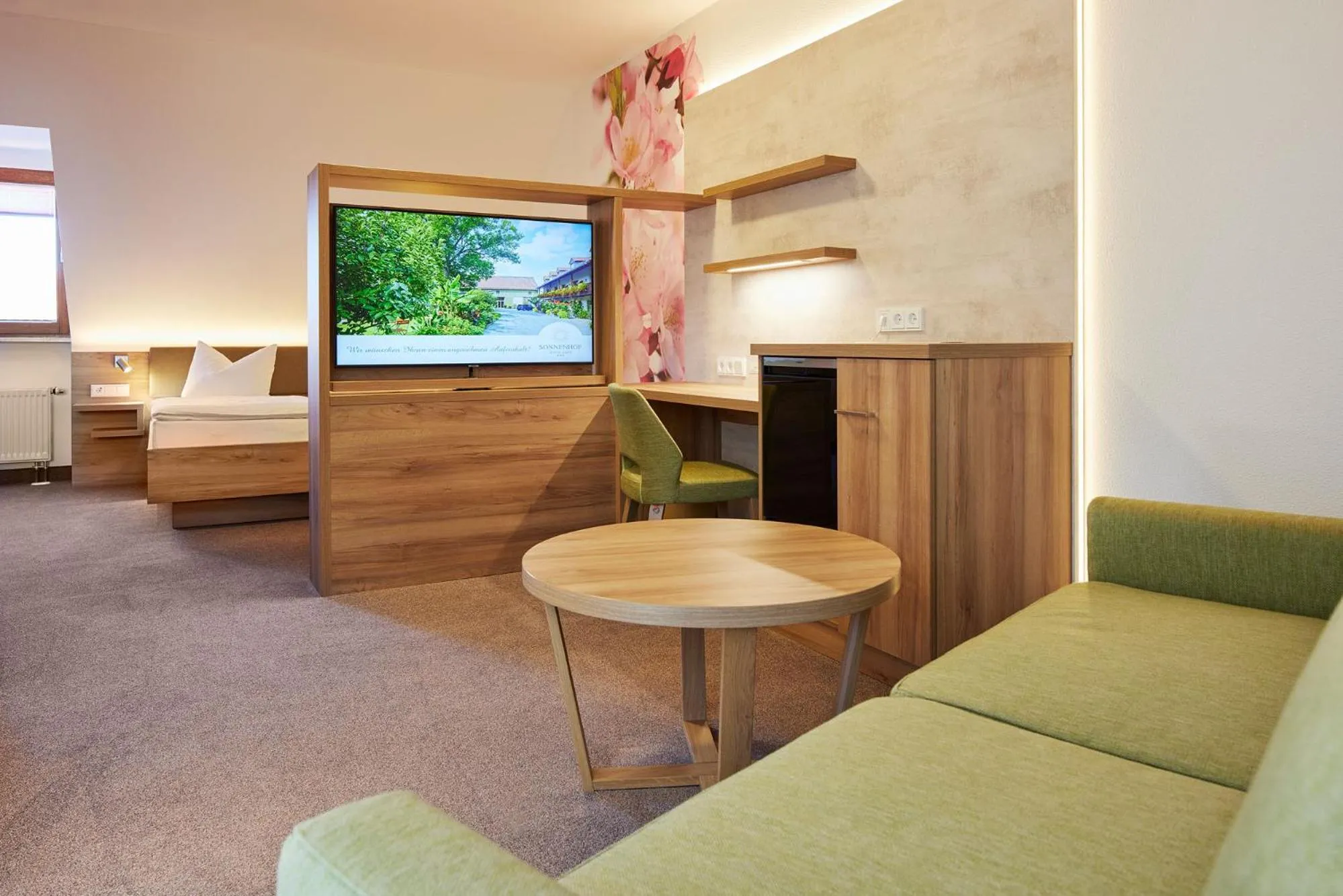 TV and multimedia, Bed in Hotel garni Sonnenhof