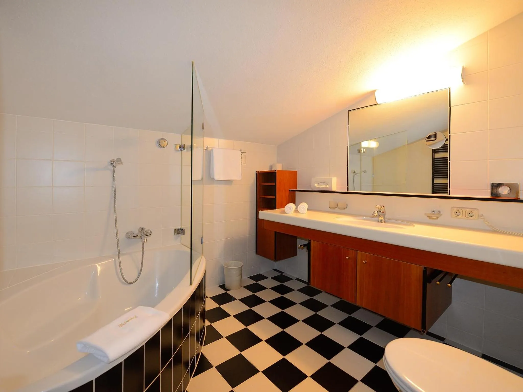 Photo of the whole room, Bathroom in Hotel-Garni Felsenhof