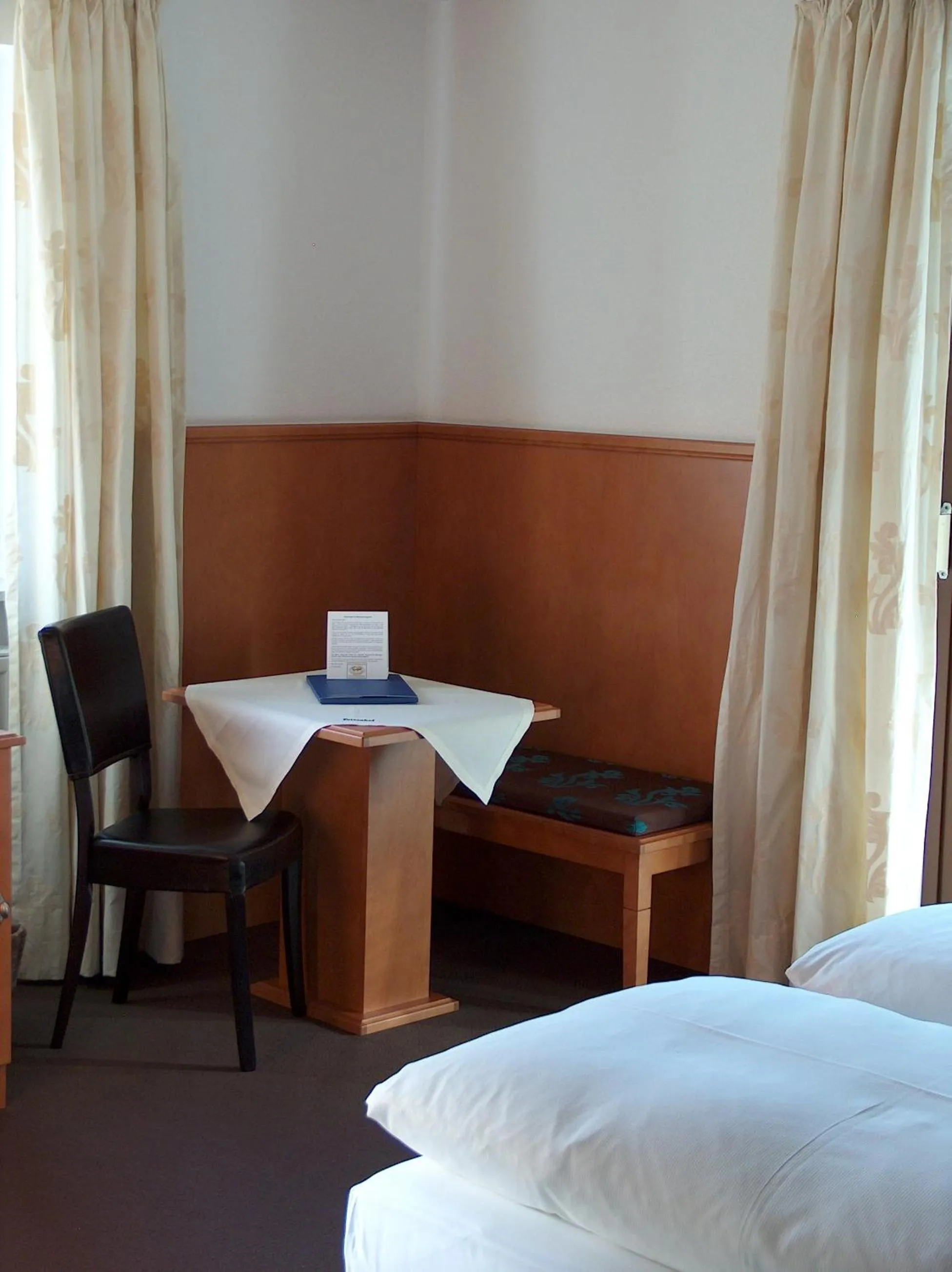 Bed in Hotel-Garni Felsenhof