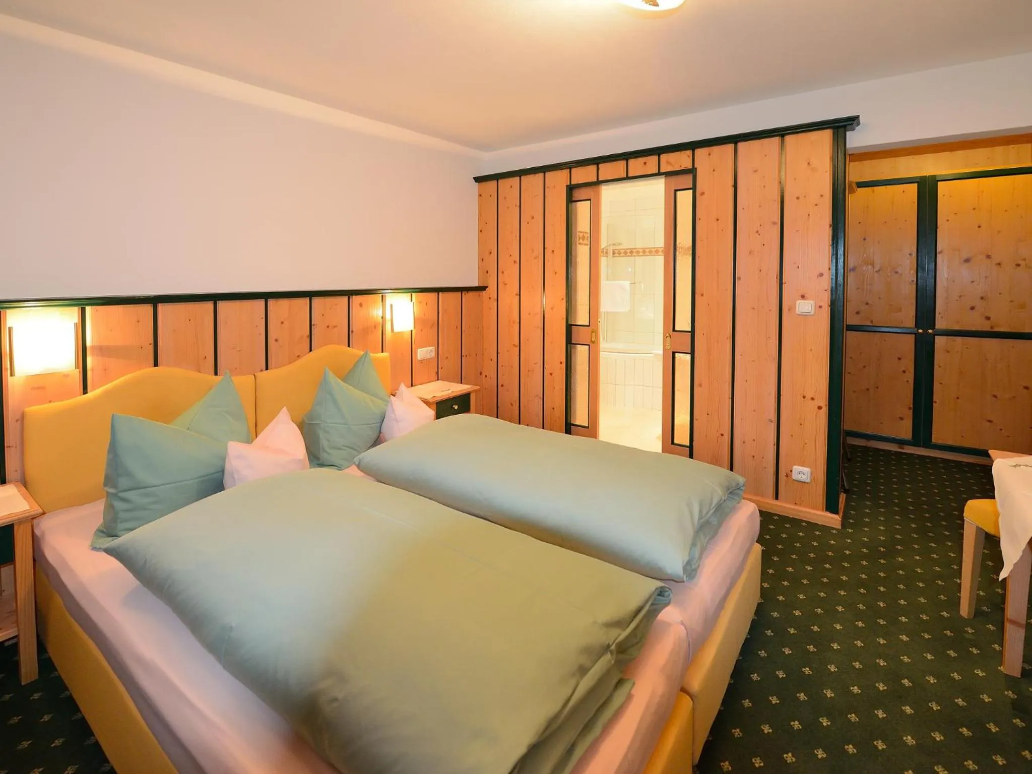 Bed in Hotel-Garni Felsenhof