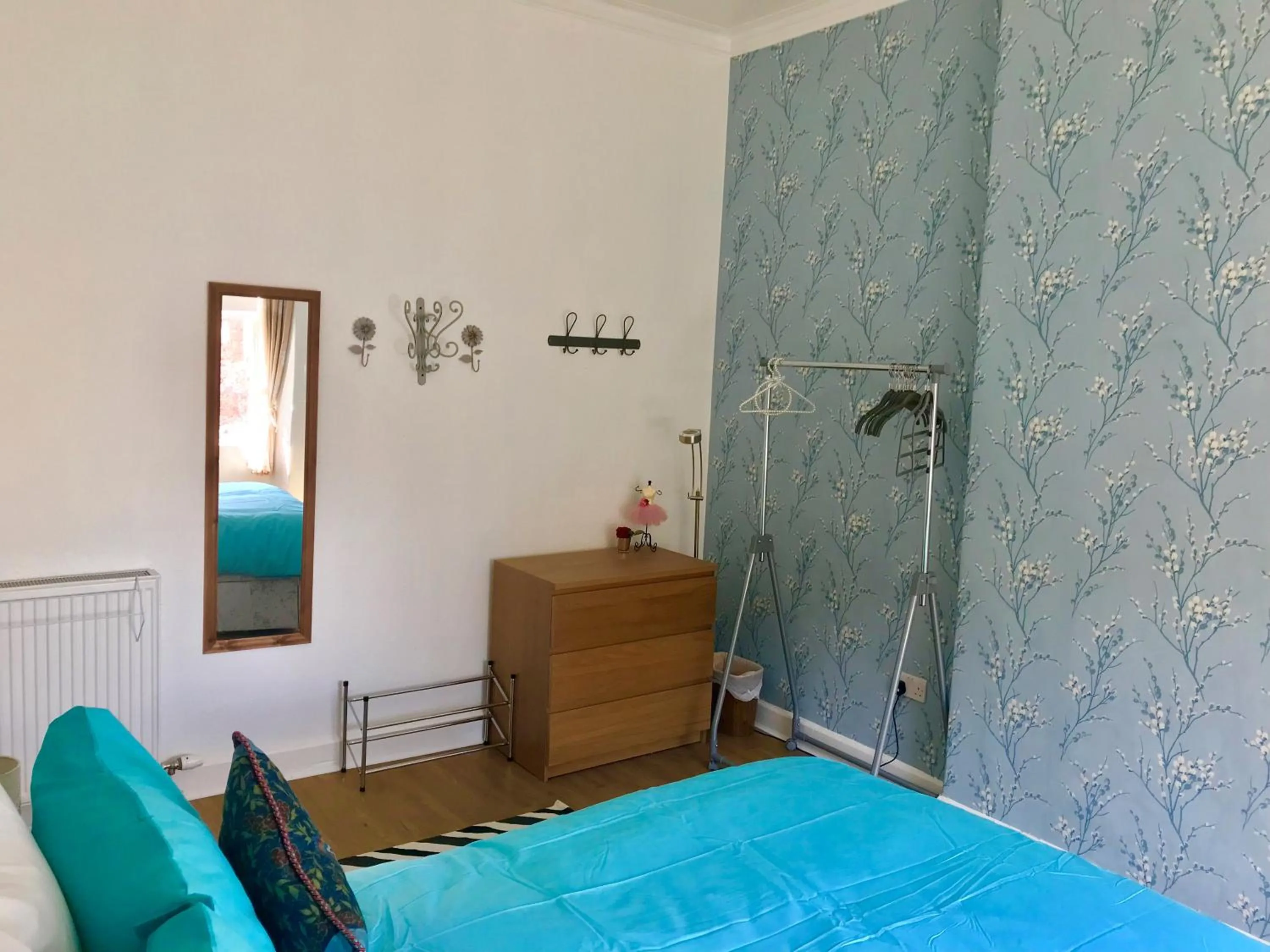 Bedroom, Bed in 233 Leith Apartment