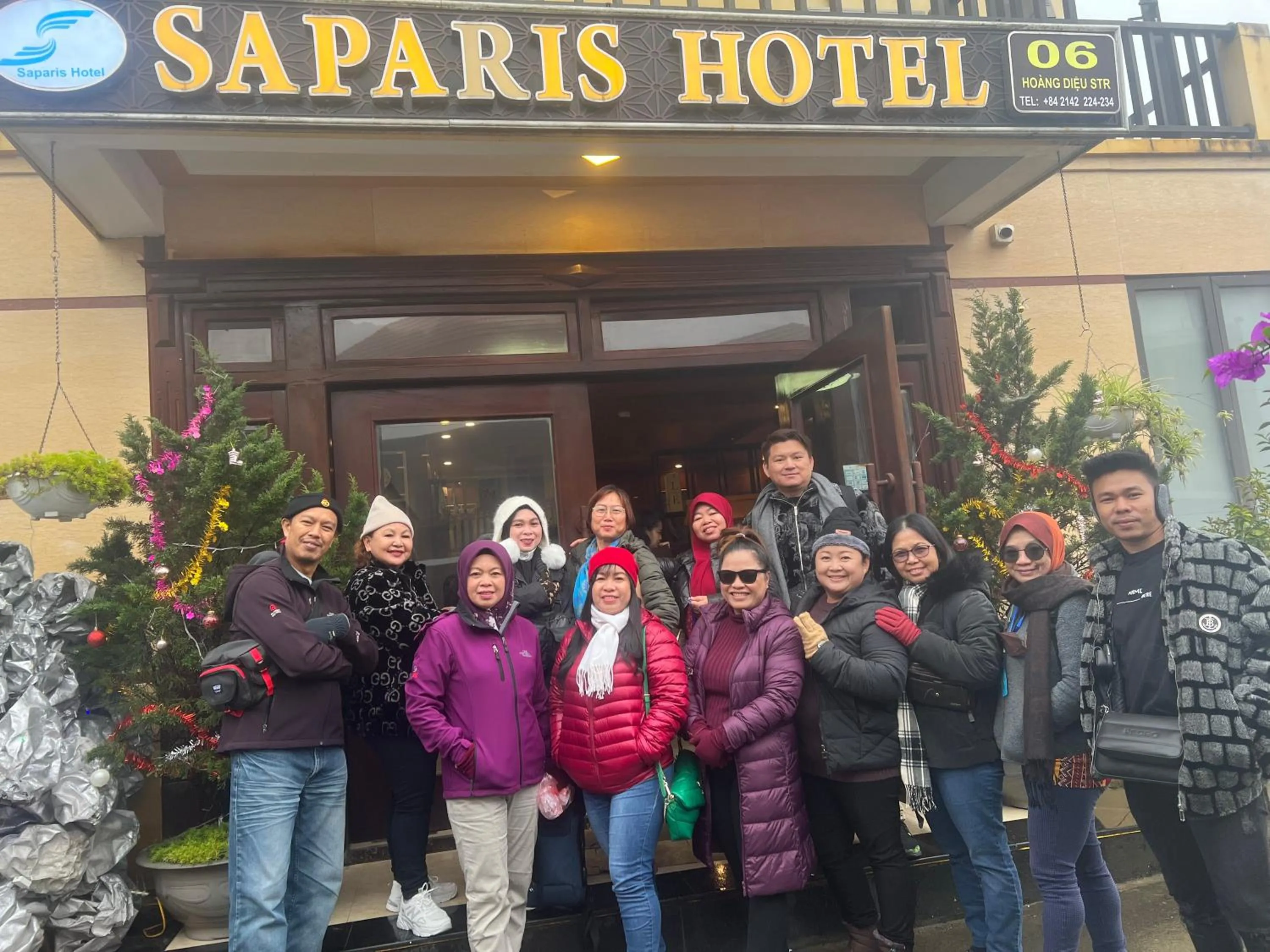 group of guests in Saparis Hotel