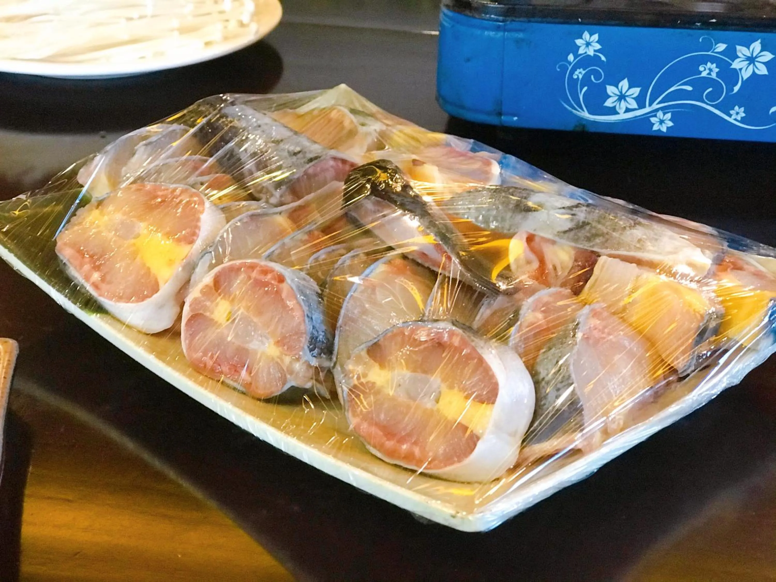 Food and drinks in Saparis Hotel