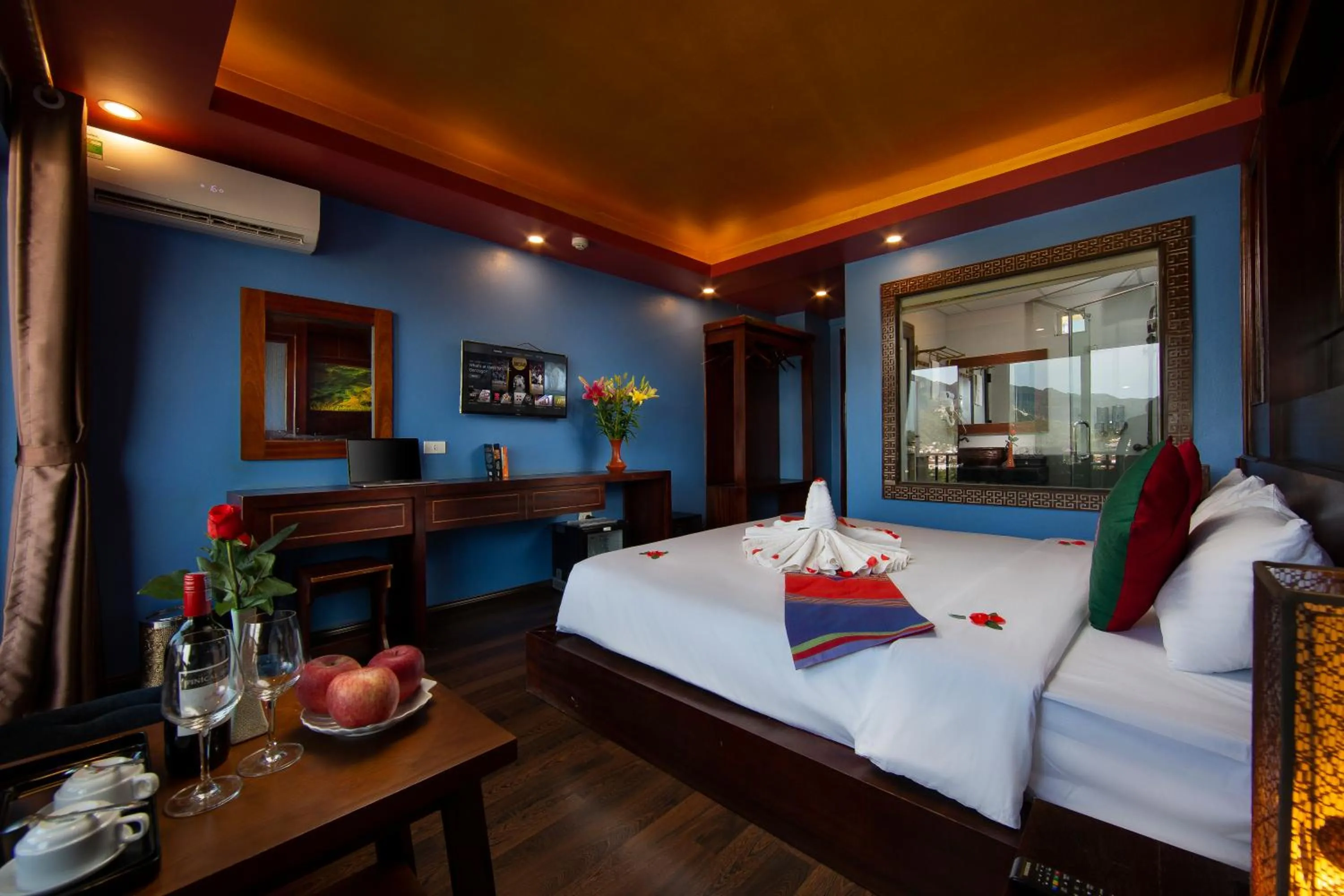 Bed in Saparis Hotel