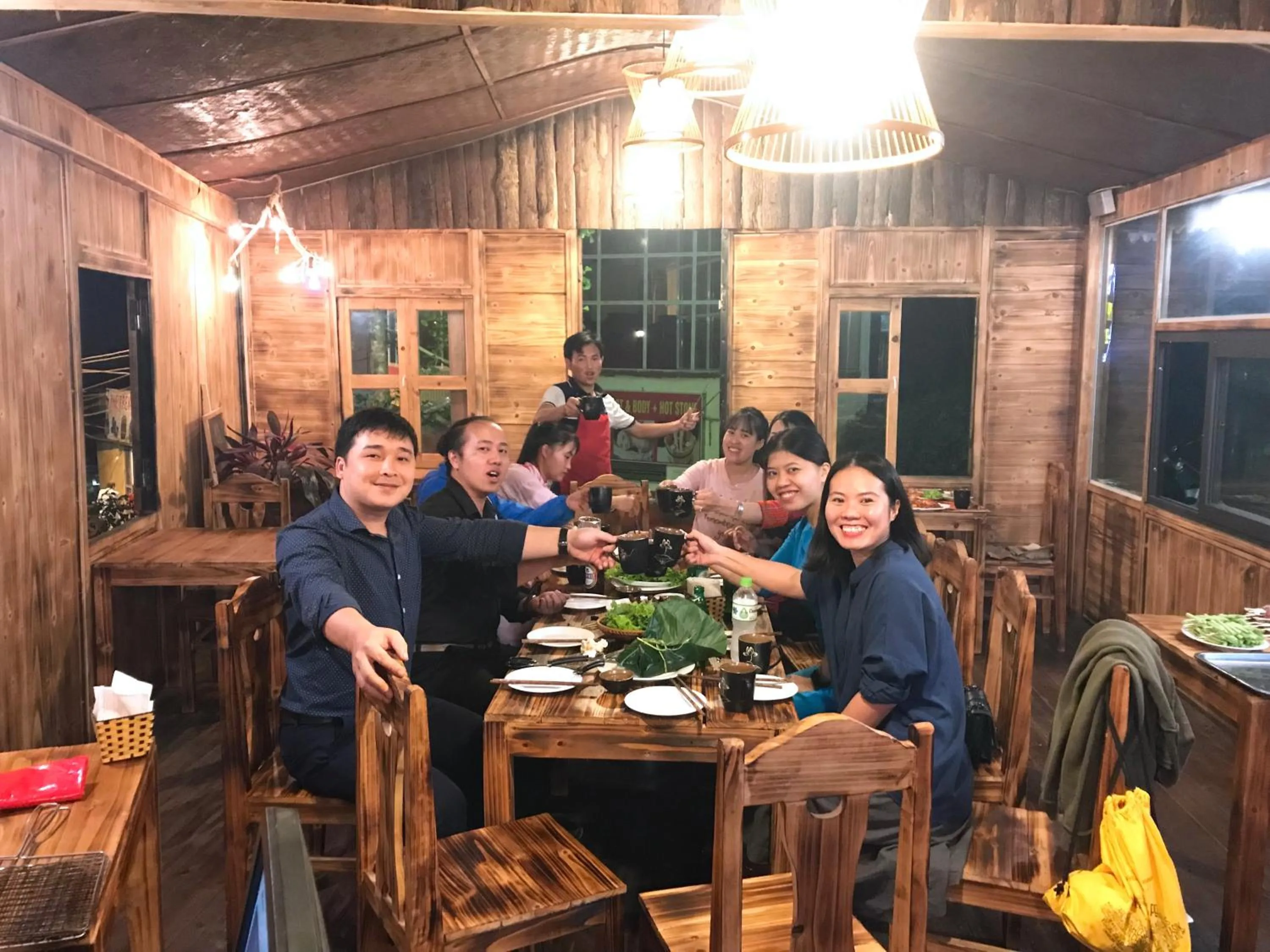 Restaurant/places to eat in Saparis Hotel