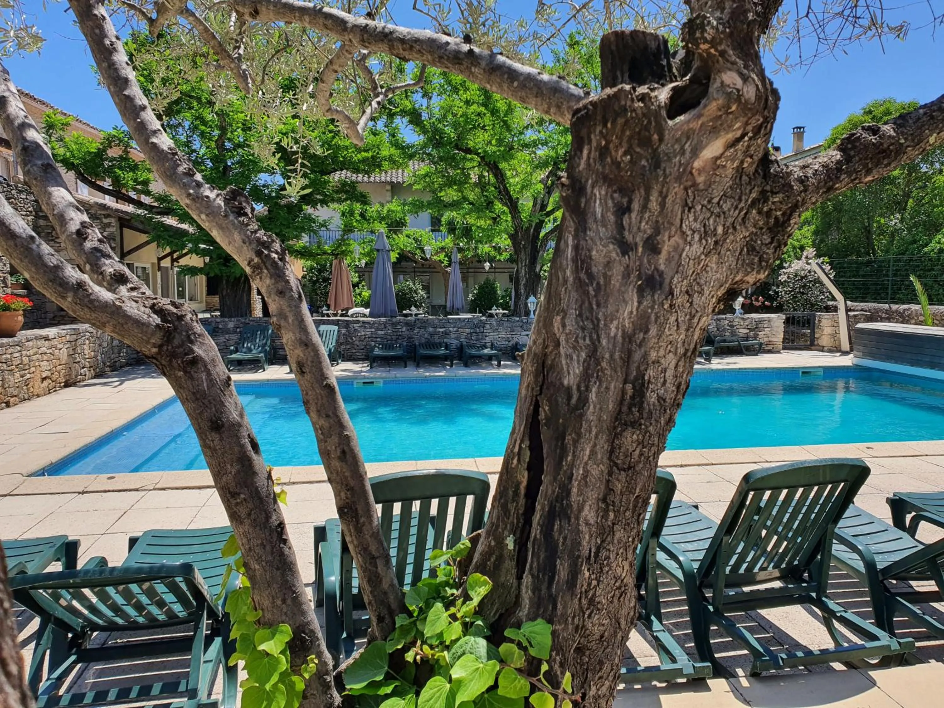 Logis Hôtel Restaurant L'Escarbille