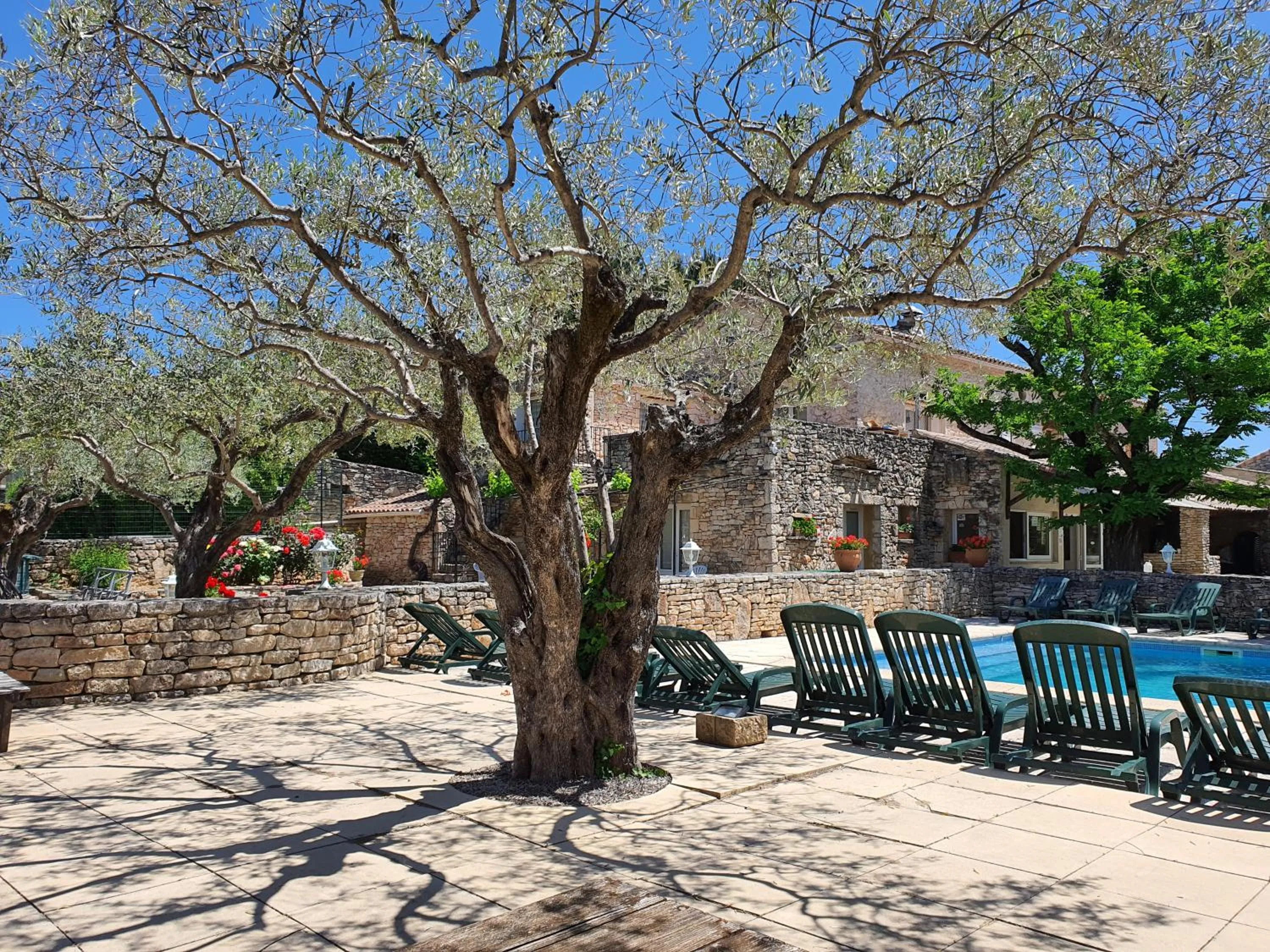 Logis Hôtel Restaurant L'Escarbille